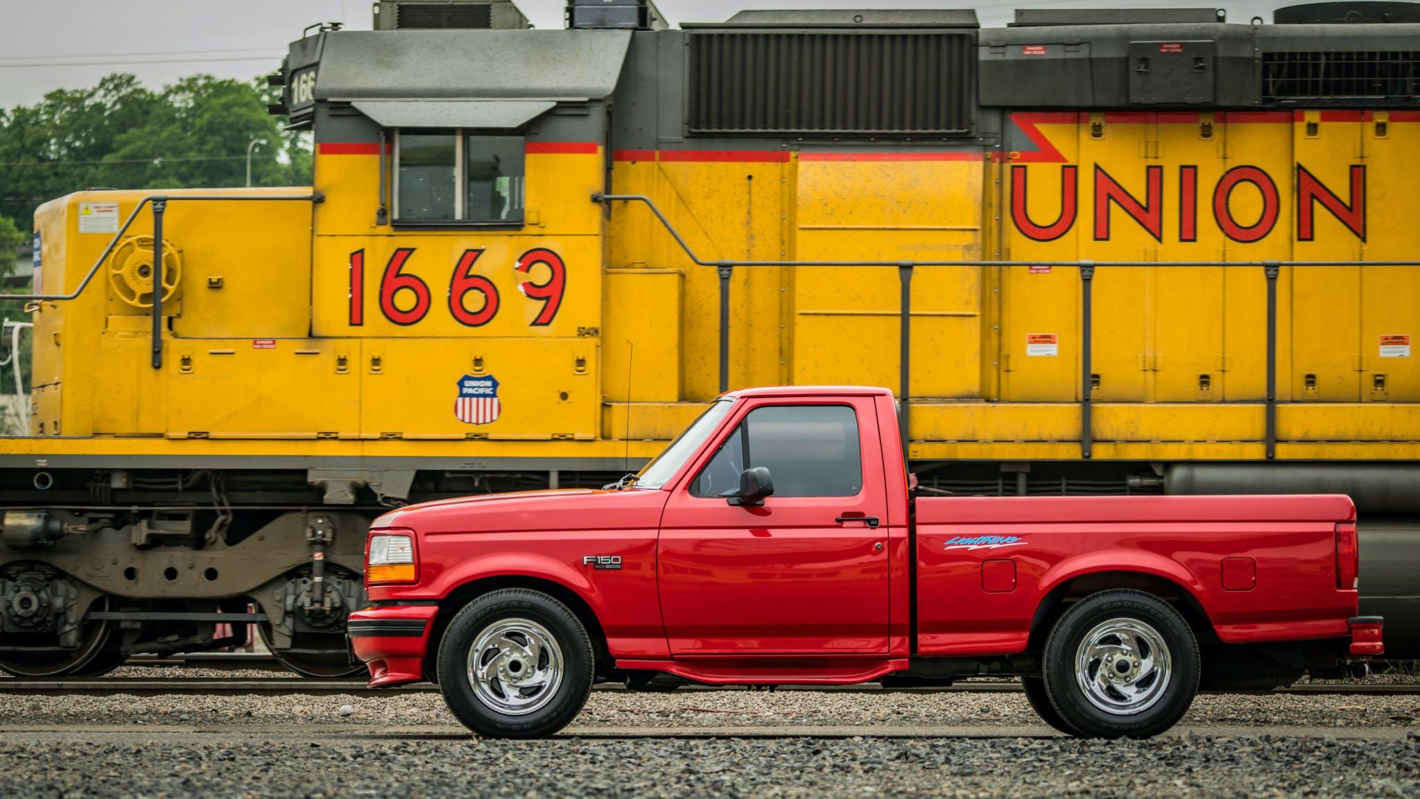 2048x1152 Ford's first muscle truck, the SVT Lightning, is still an affordable classic
