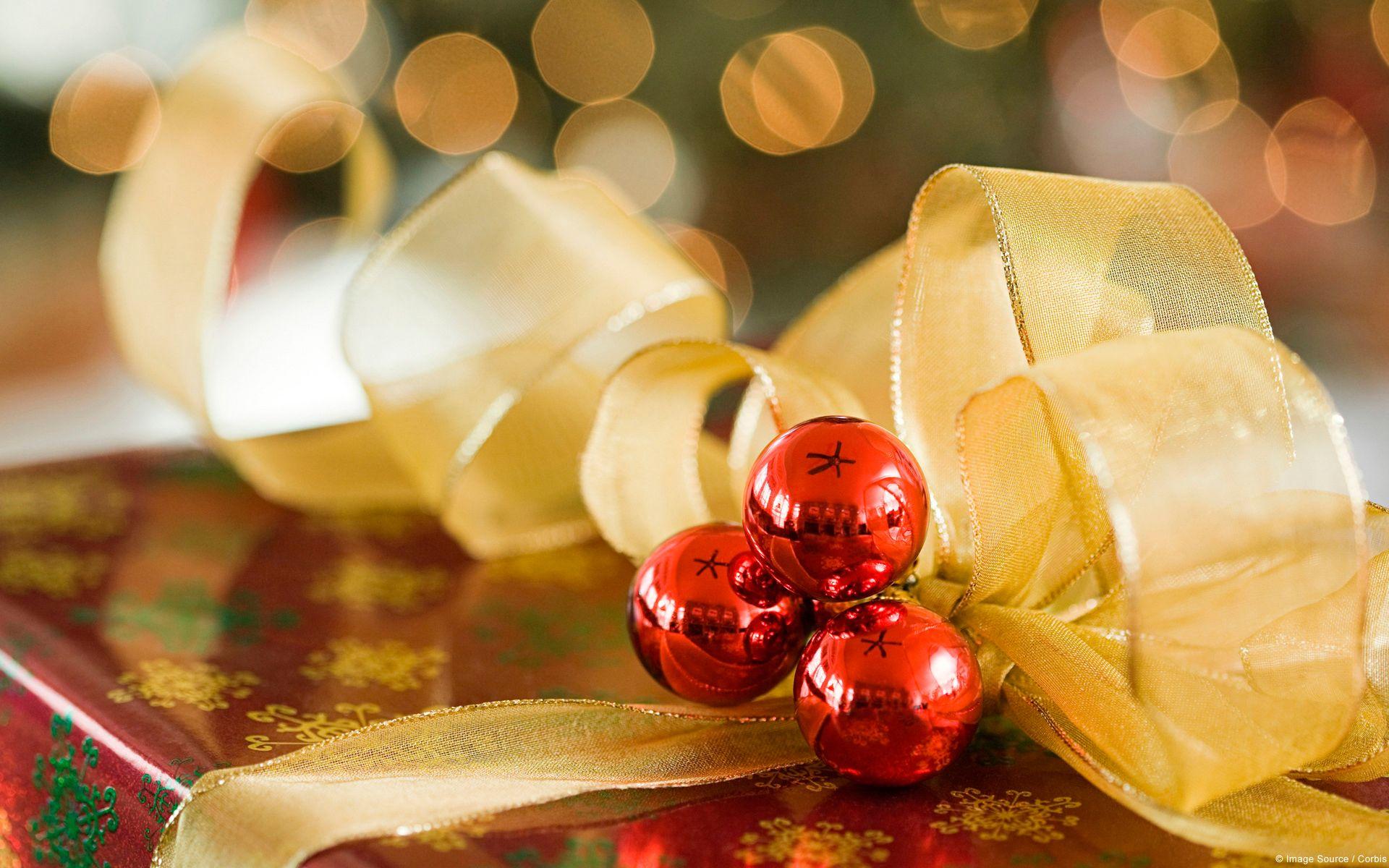 1920x1200 Windows 7 themes: 'Tis the season to decorate your desktop