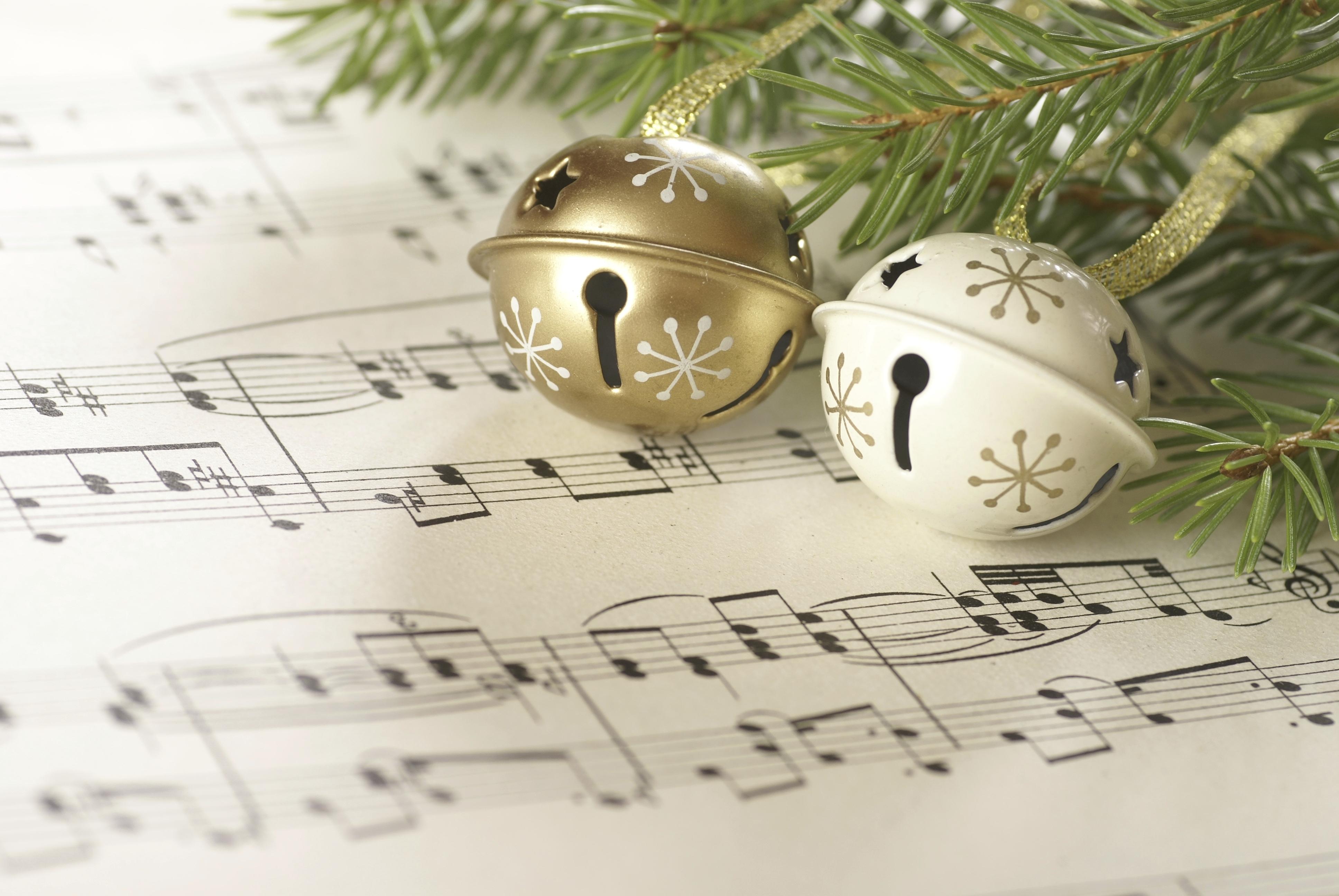 3872x2592 christmas music image.