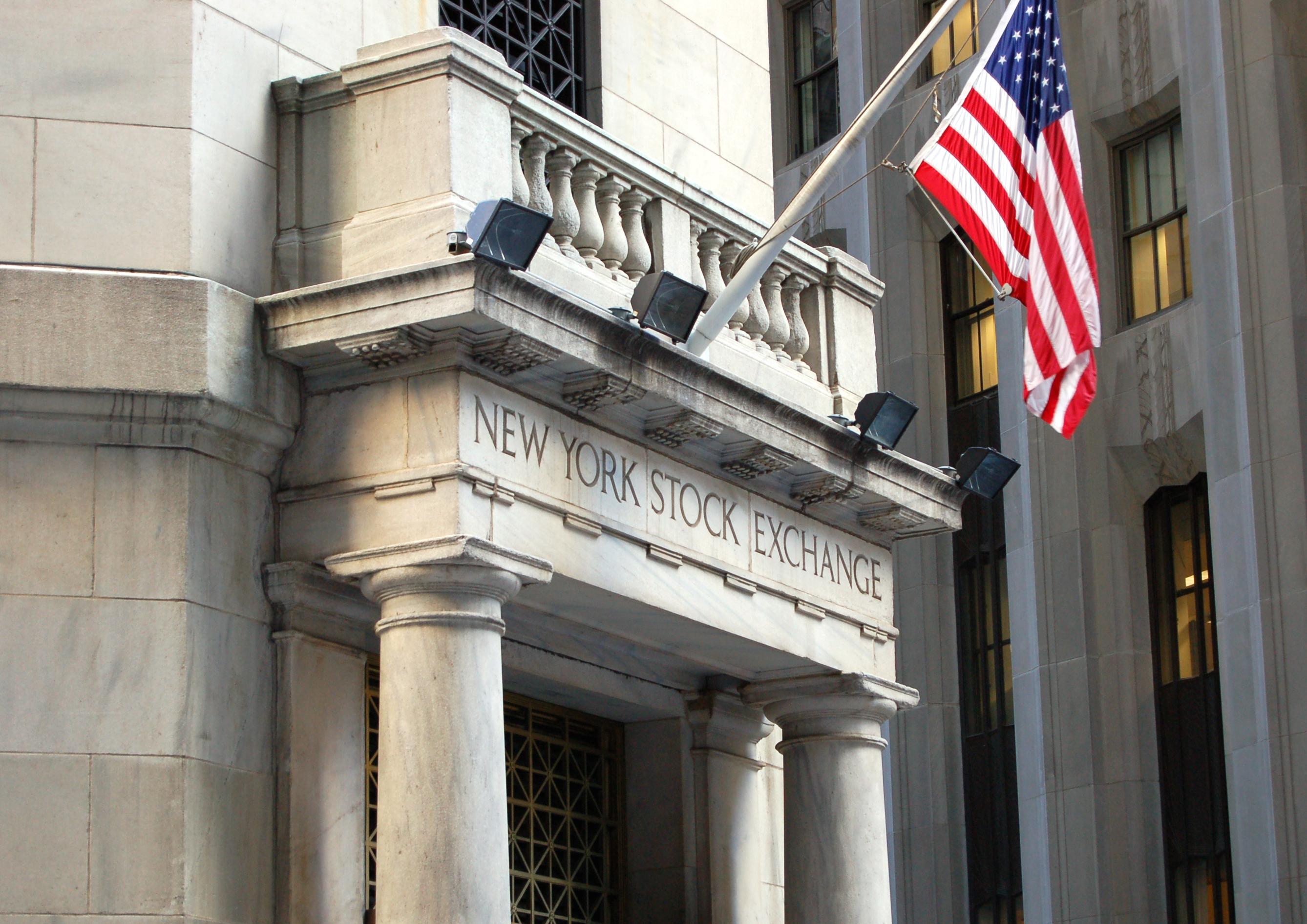 2676x1892 NY Stock Exchange Partially Reopens Trading Floor; Traders, Staff Sign Liability Waivers
