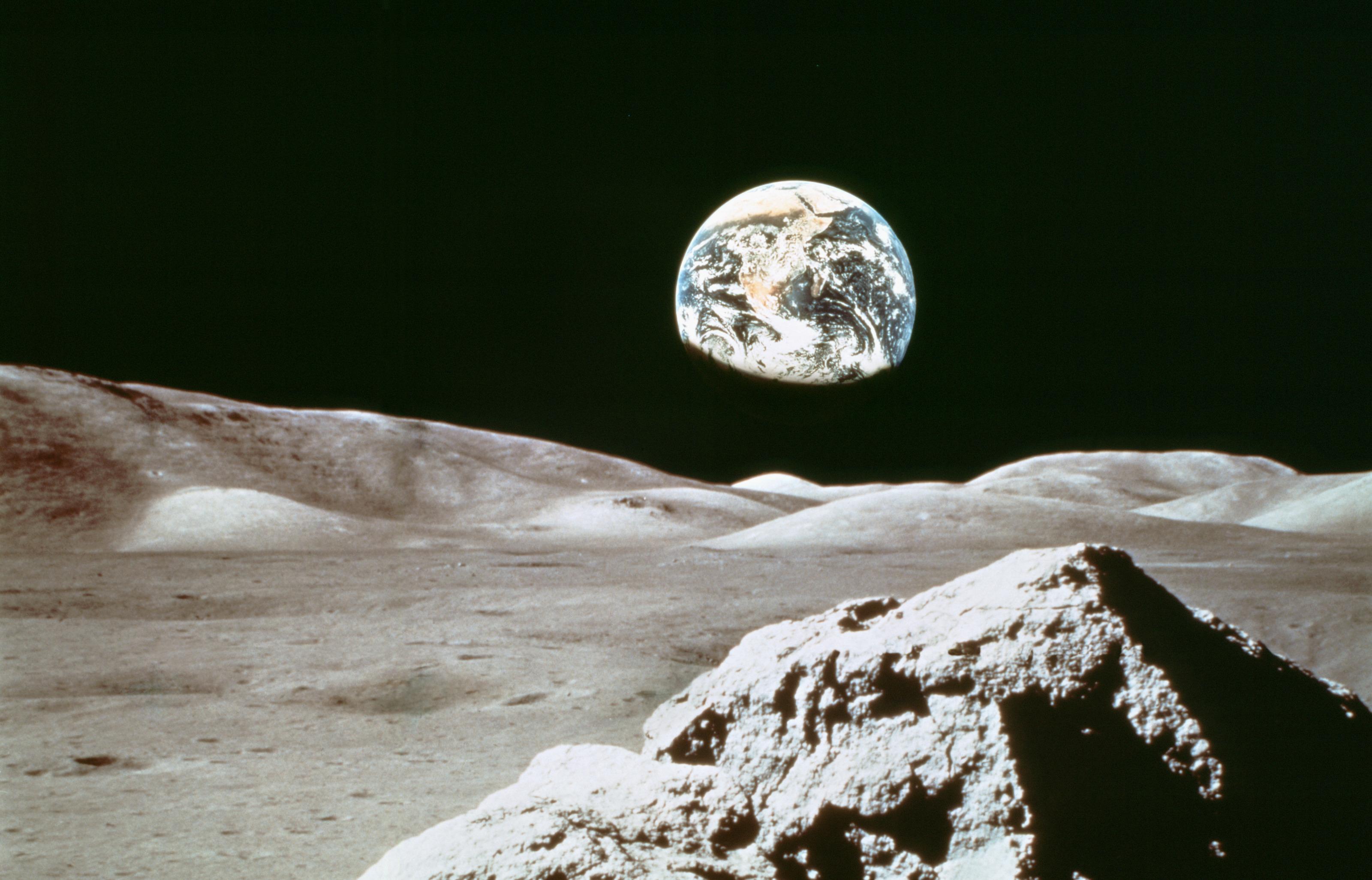 3200x2052 Earthrise Wallpaper Mural Your Way