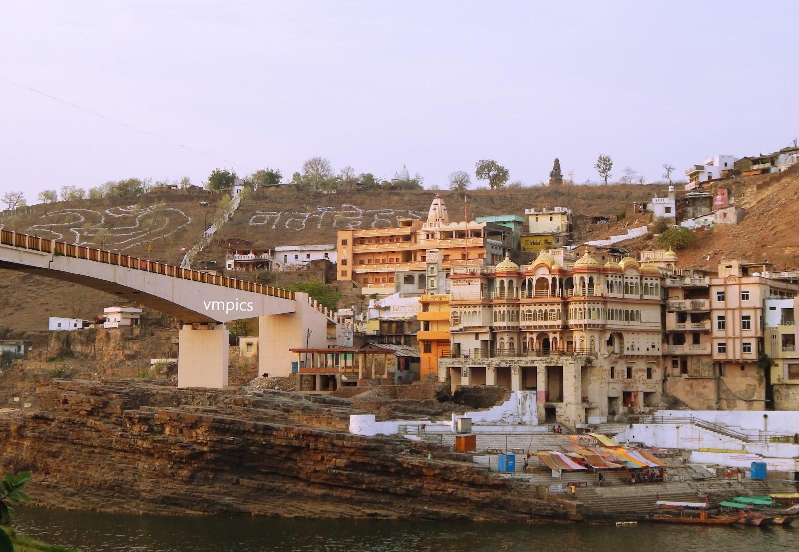 1600x1105 Ghats of Narmada