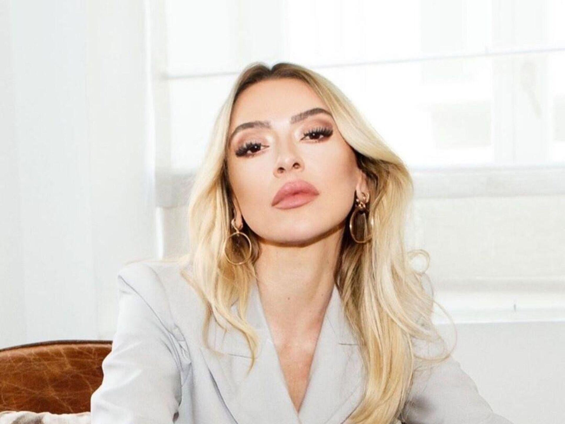 1920x1440 Hadise şikayetçi oldu: Seren Serengil, Bircan Bali ve Arto hakkında 4 yıl 8 aya kadar hapis istemi.04. Sputnik Türkiye