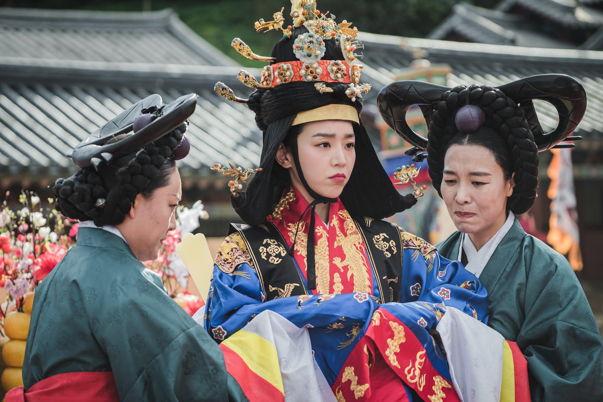 2048x1365 Shin Hye Sun Talks About Her Character In 'Mr. Queen'