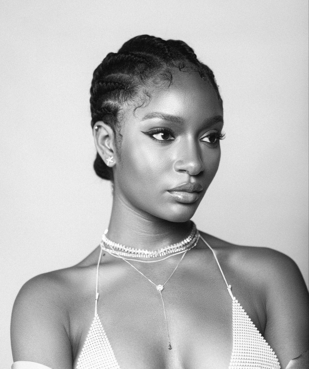 1005x1200 Ayra Starr Wallpaper