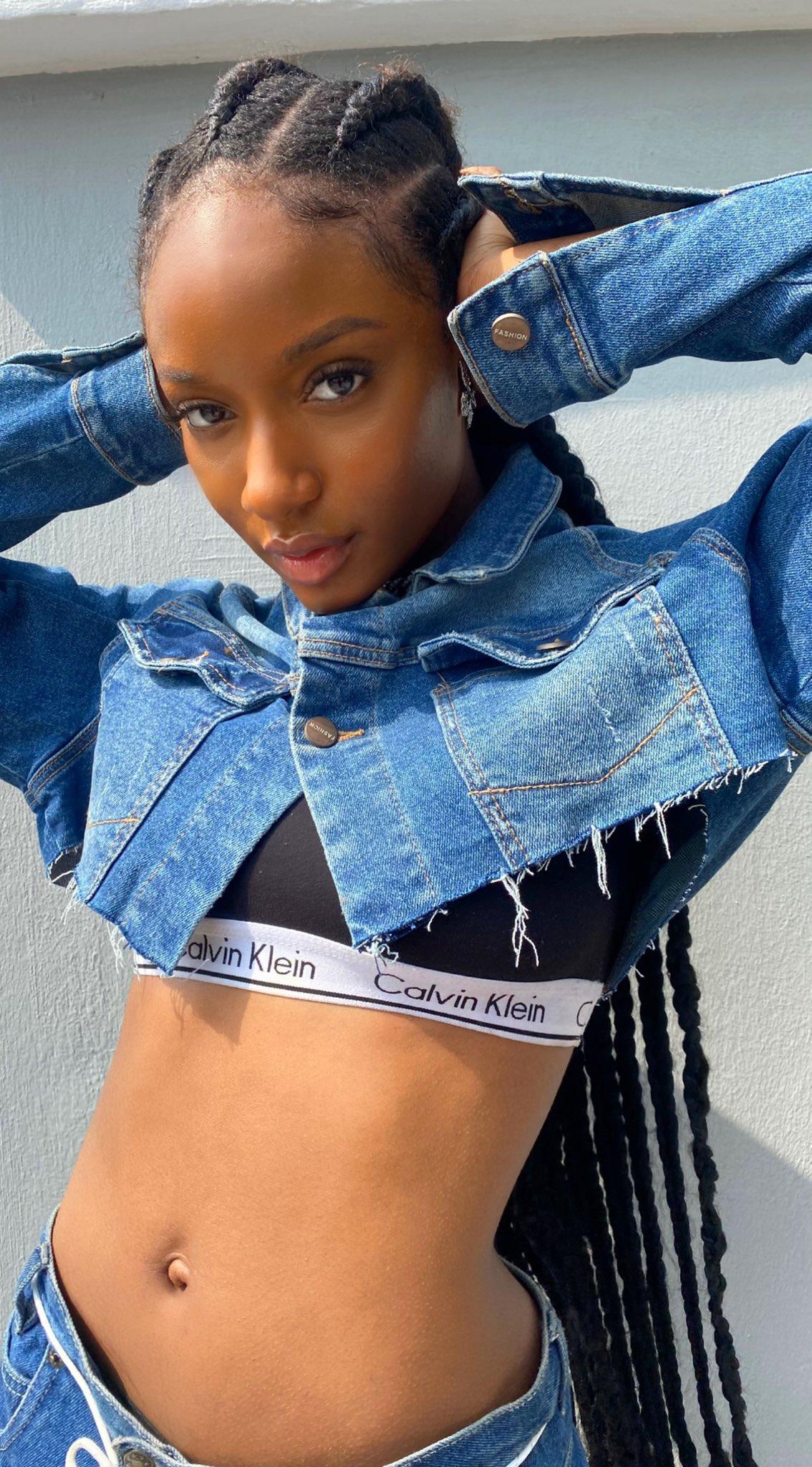 1134x2048 Ayra Starr Wallpaper