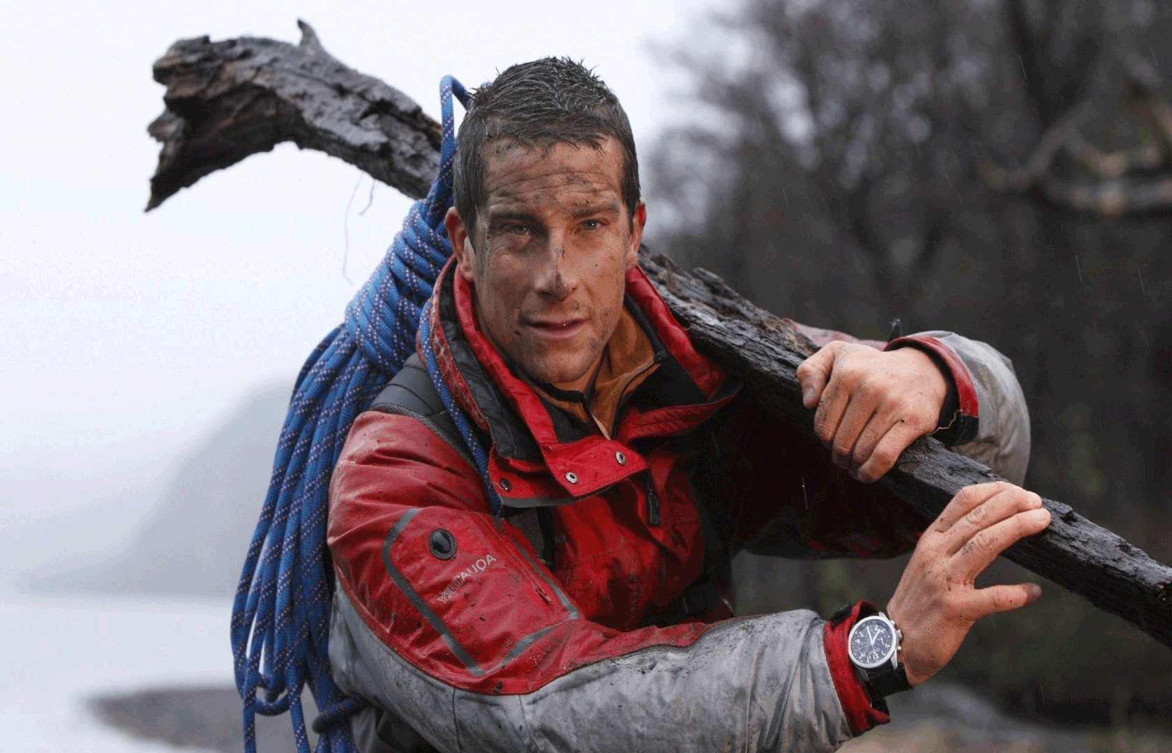 1680x1080 Bear Grylls Holding Wood HD Wallpaper