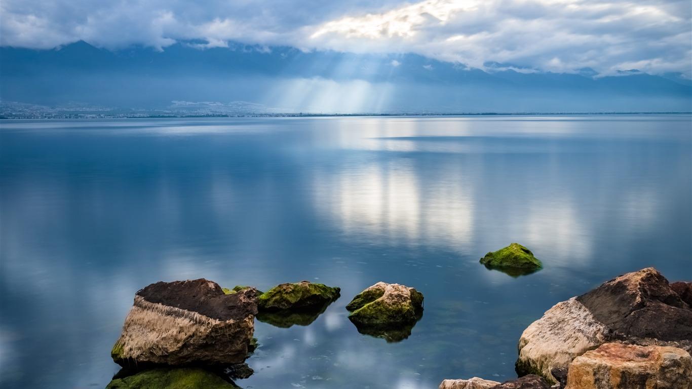 1366x768 China Yunnan Erhai Lake
