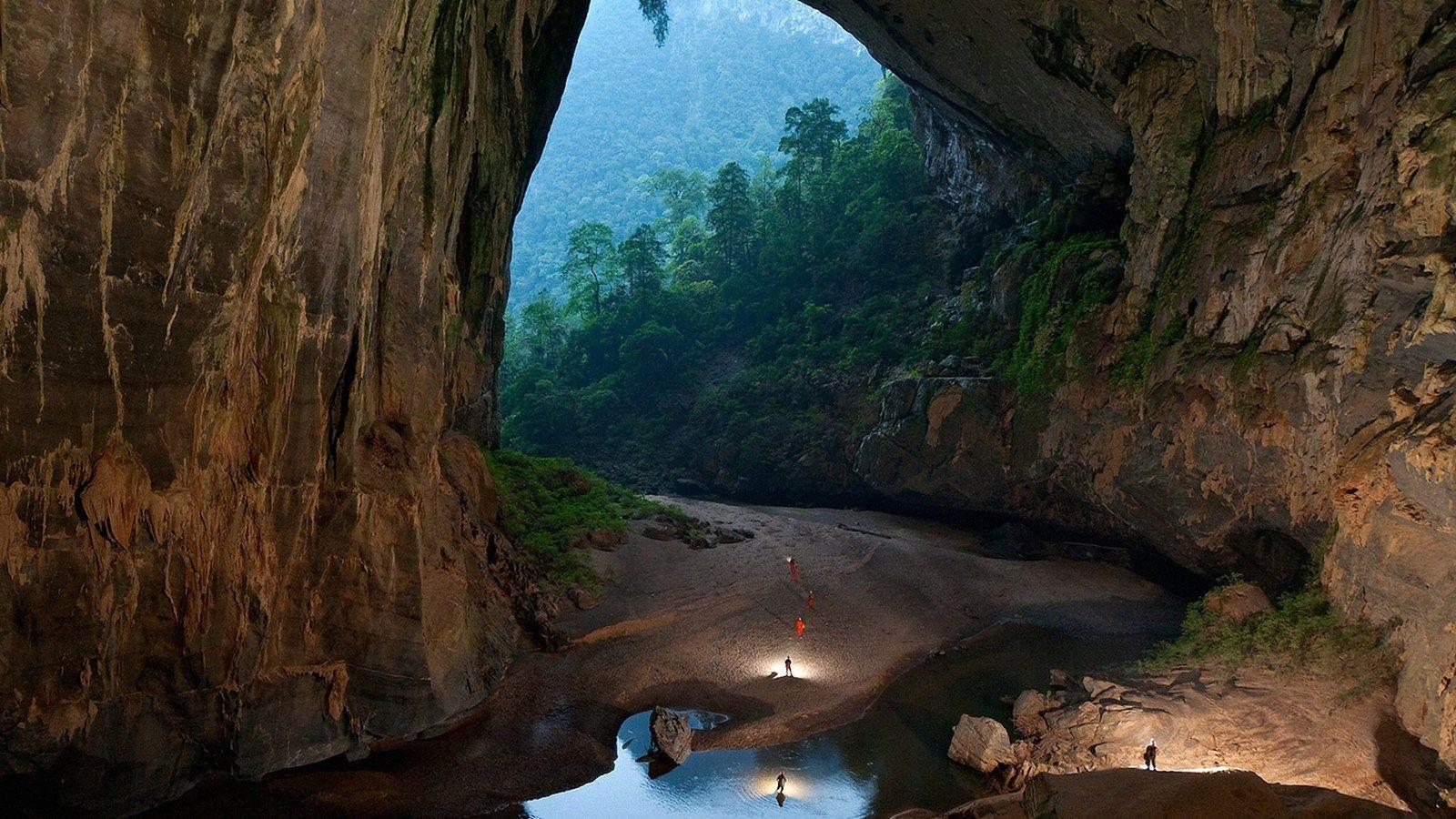 1600x900 Download desktop wallpaper pretty unusual place