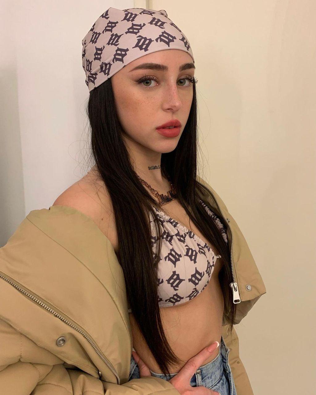 1023x1278 Nicki Nicole publicó una foto posando en bikini y la comparó con otra al natural