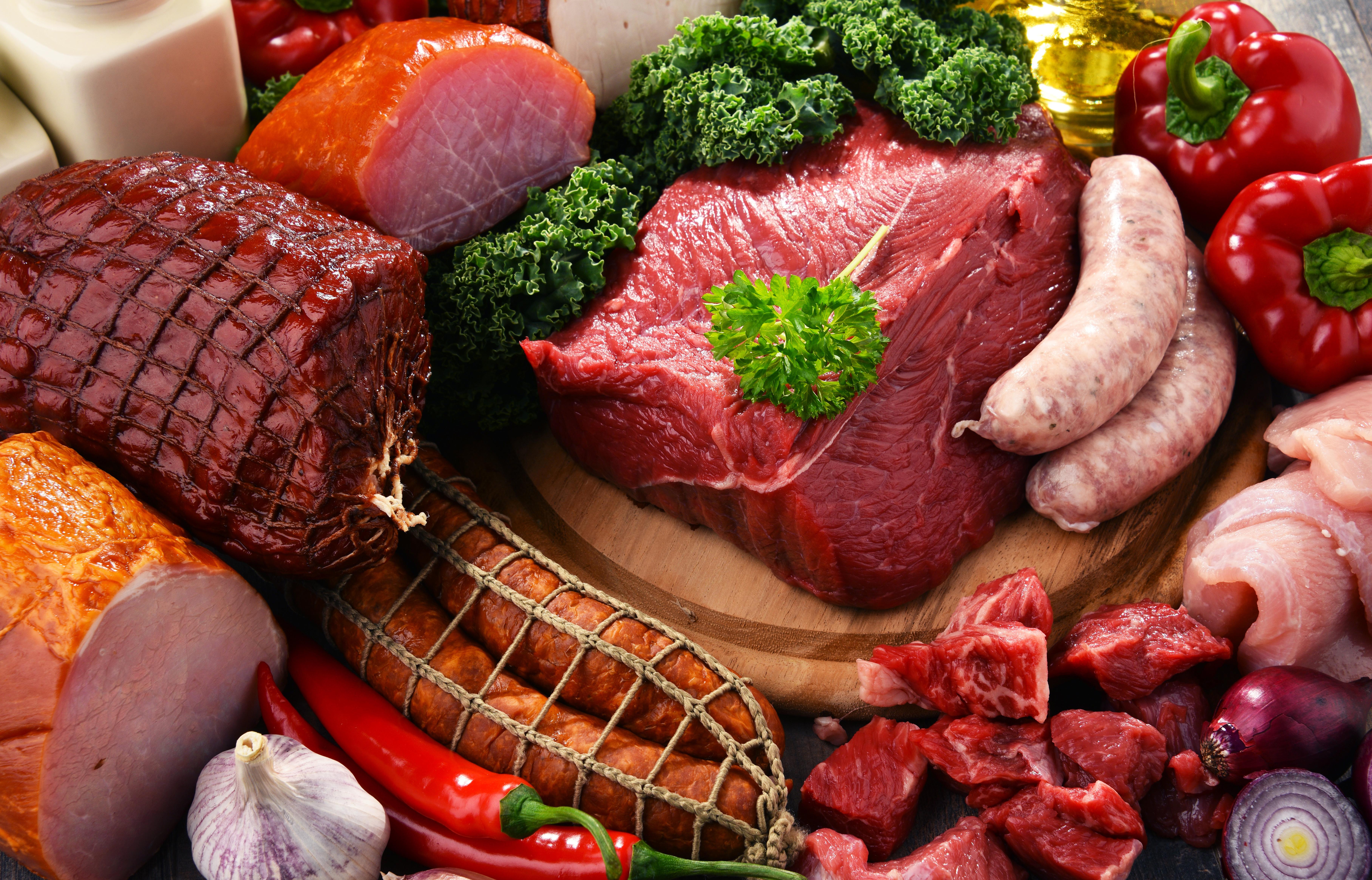 7264x4658 Appetizing meat products on the table with vegetables Desktop wallpaper 640x960