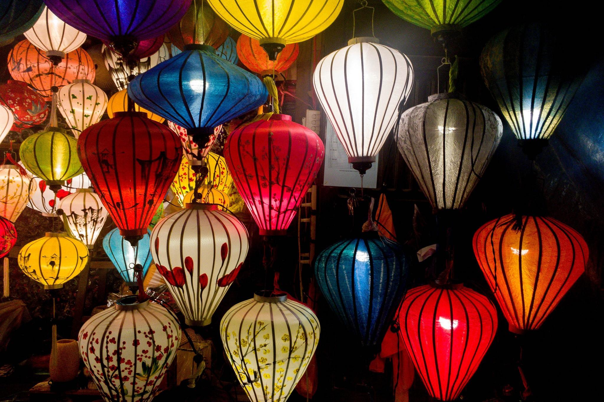2048x1365 Magical Photo of Hoi An, Vietnam