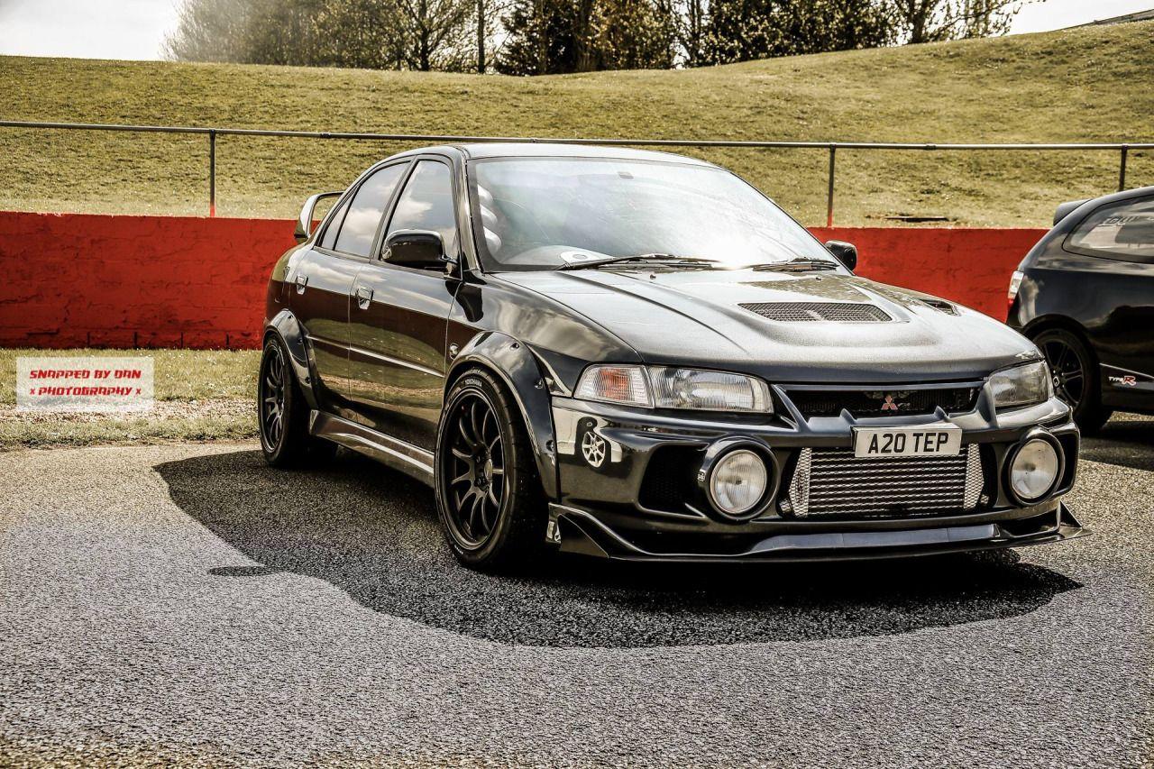 Тюнингованная 4. Mitsubishi Evolution 4. Митсубиши Лансер Эво 4. Mitsubishi Lancer Evolution 5 Tuning. Митсубиси Лансер Эволюшн 4 поколения.