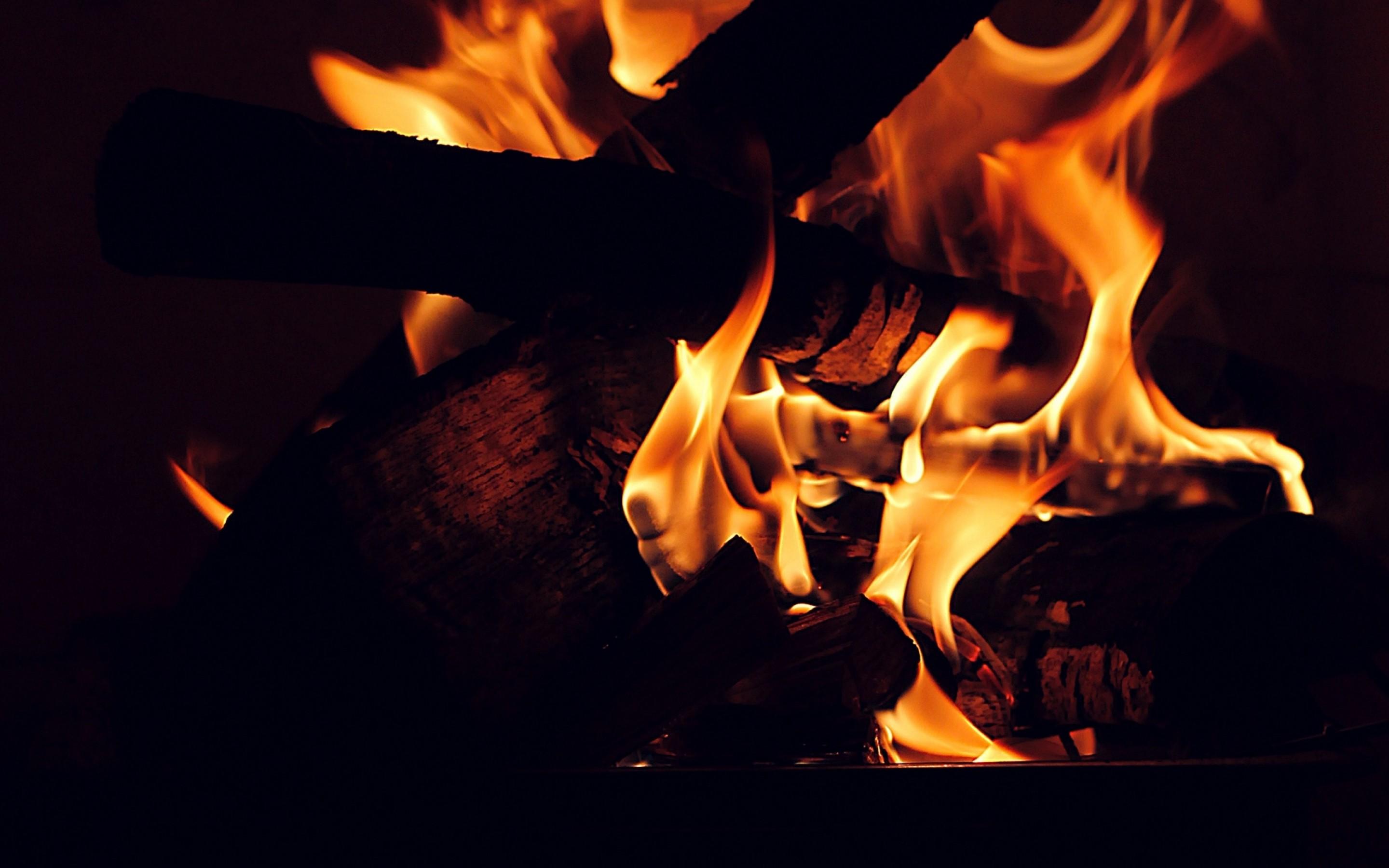 2880x1800 Burning firewood HD Wallpaper 15 Retina Macbook Pro