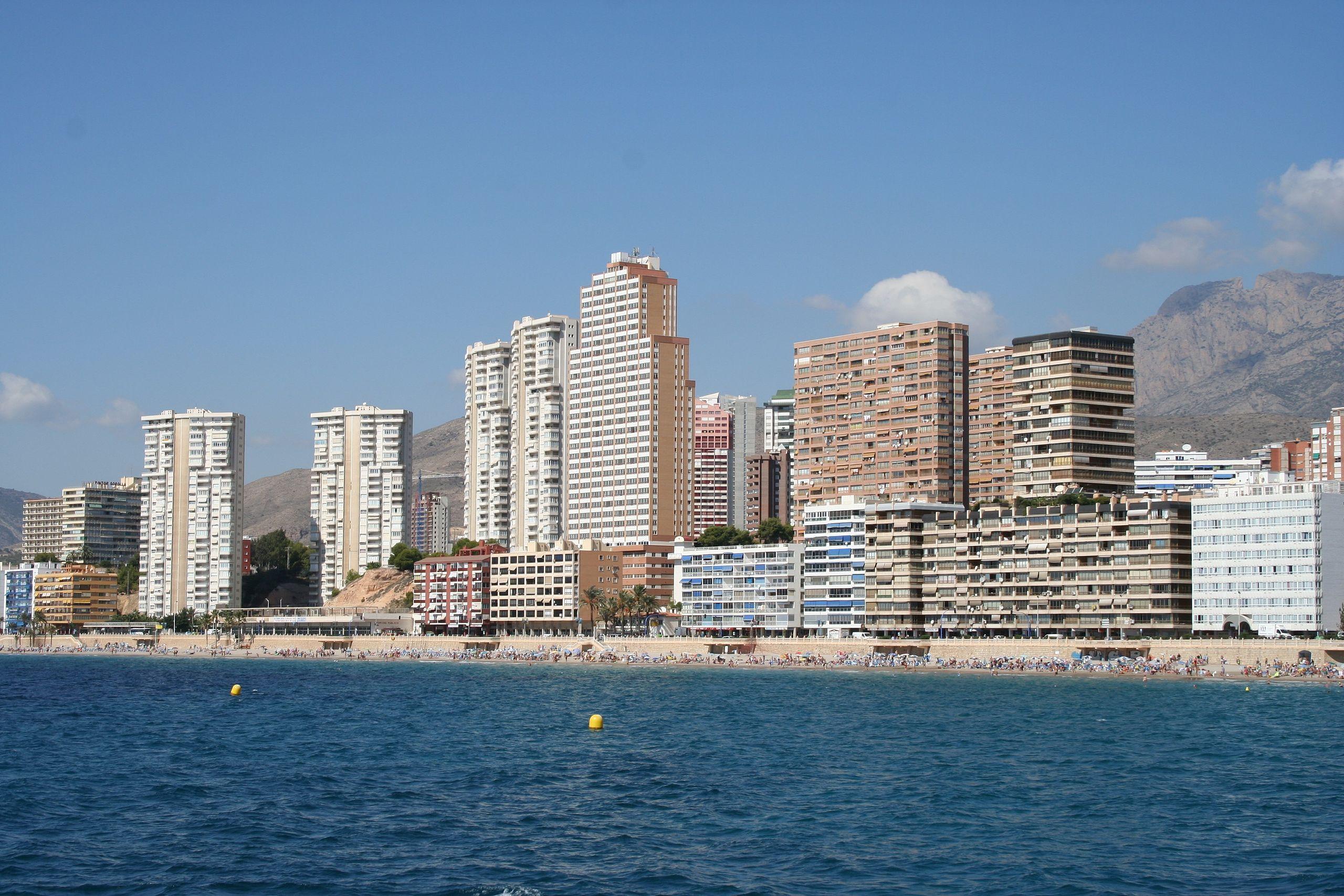 2560x1707 Benidorm desde el mar 02