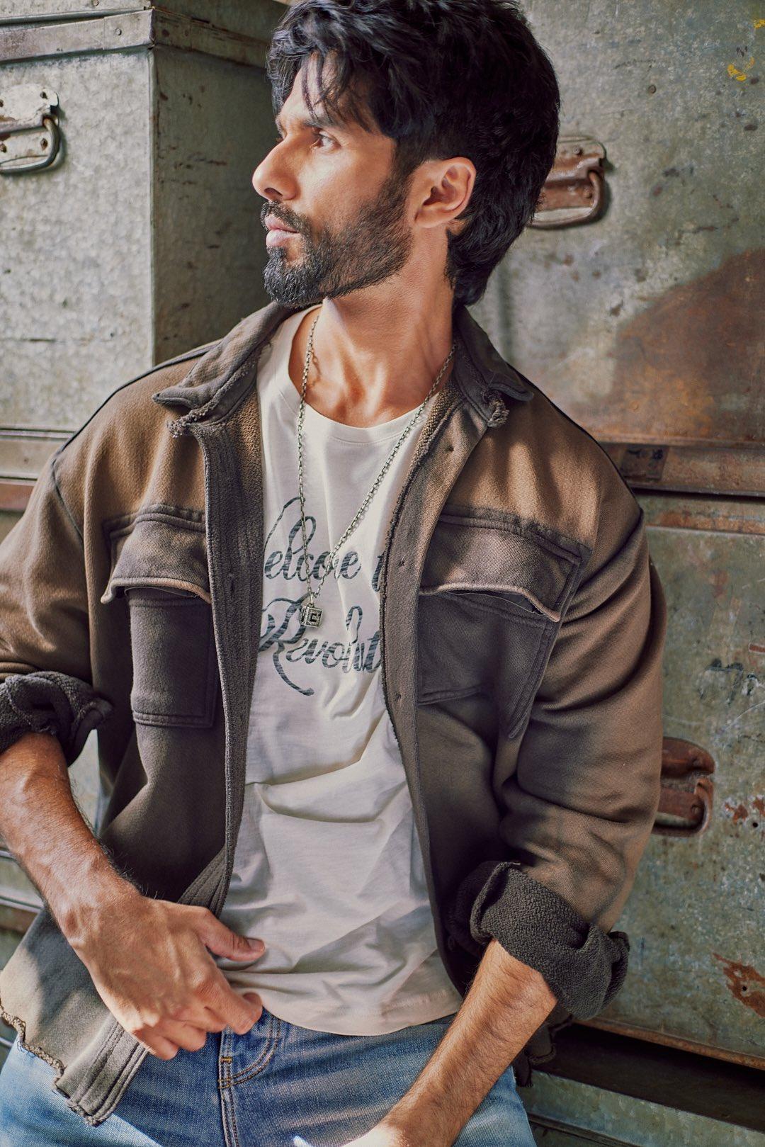 1080x1619 Shahid Kapoor Con? #Farzi