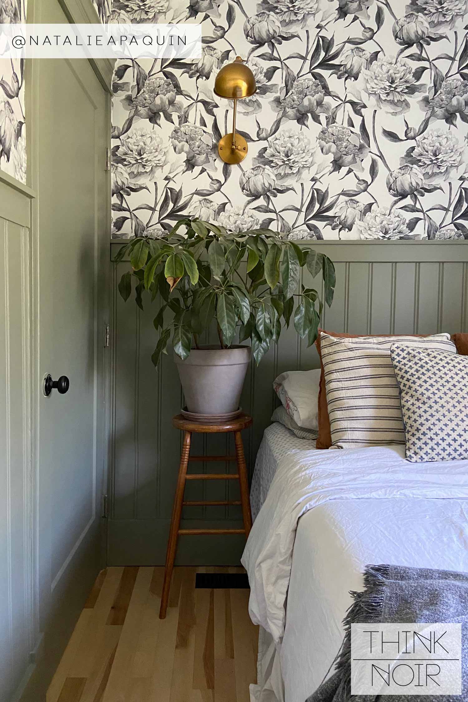1500x2252 Vintage Peonies Wallpaper for walls