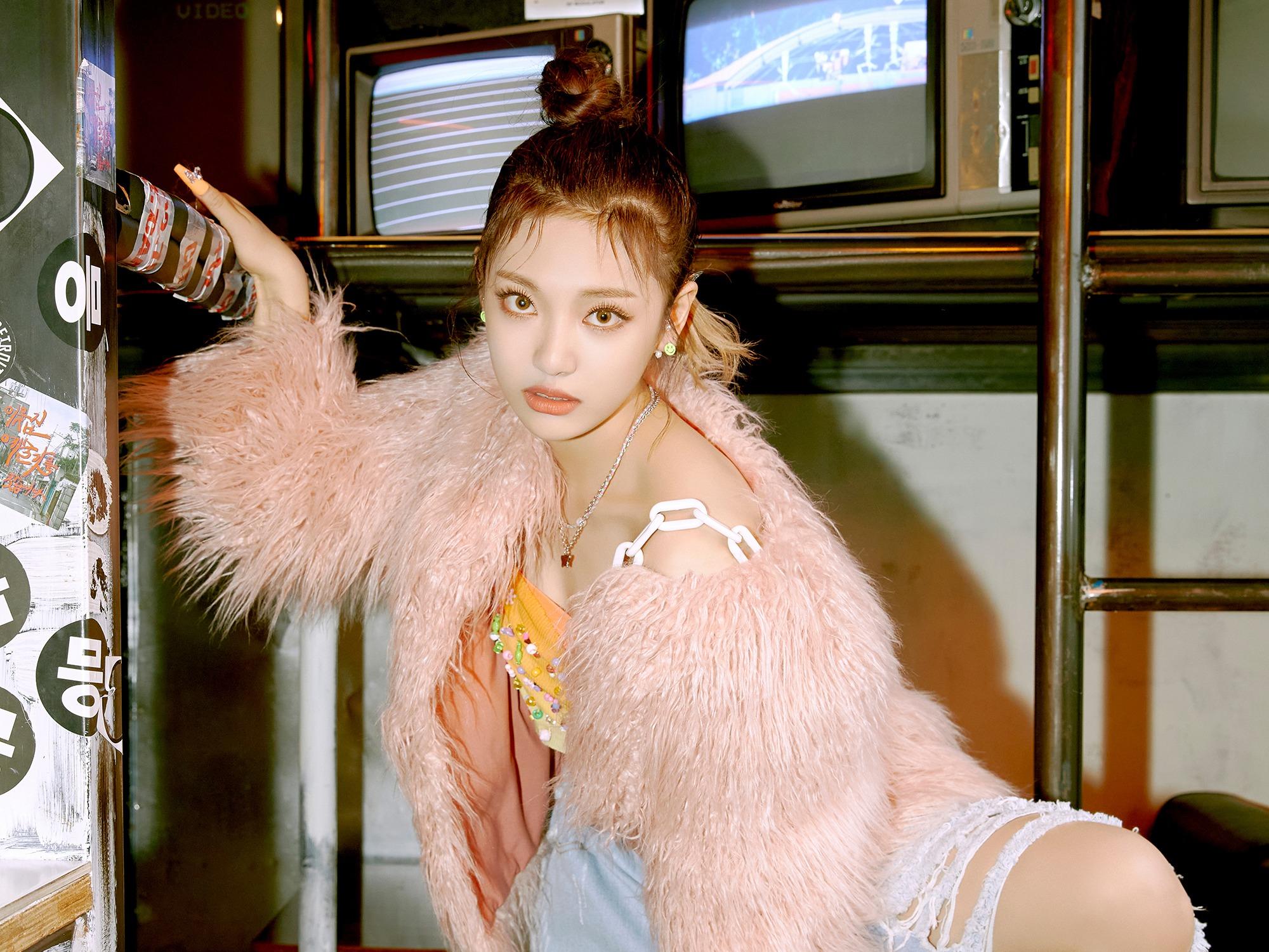 2000x1500 Ningning (Singer) HD Wallpaper and Background