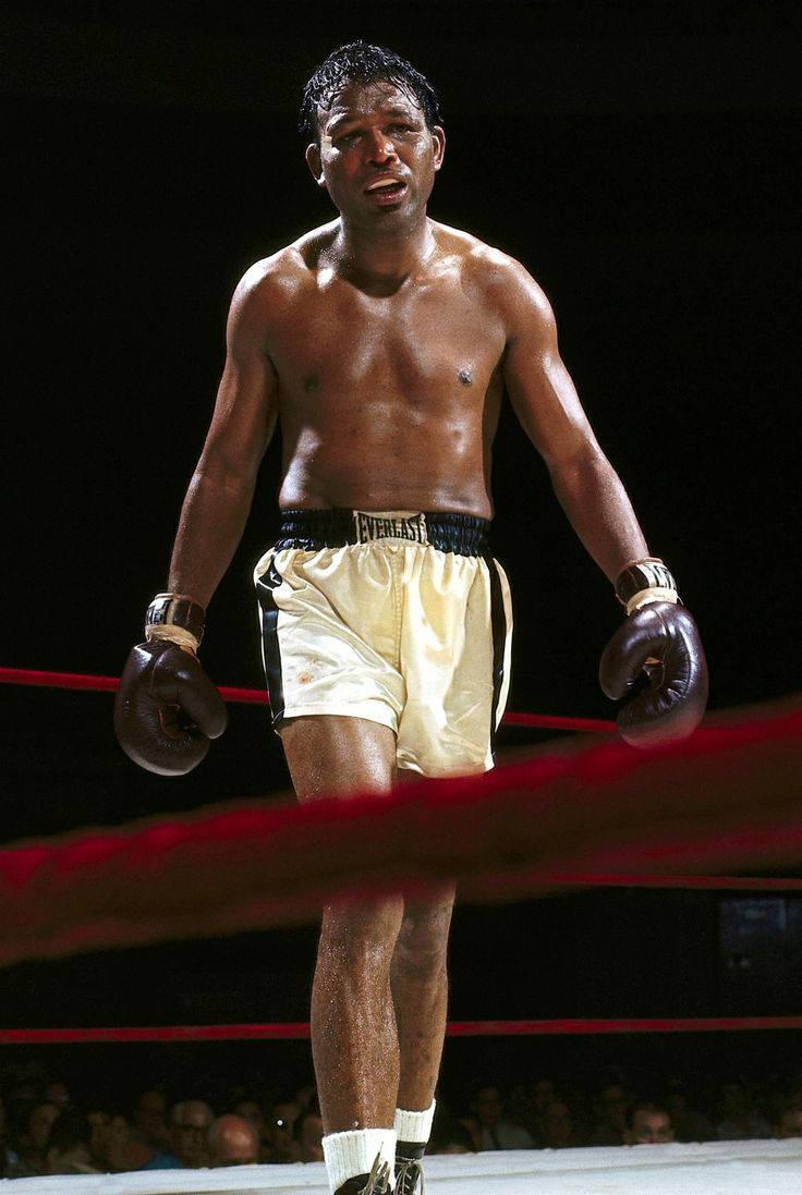 736x1097 Download Exhausted Sugar Ray Robinson Wallpaper