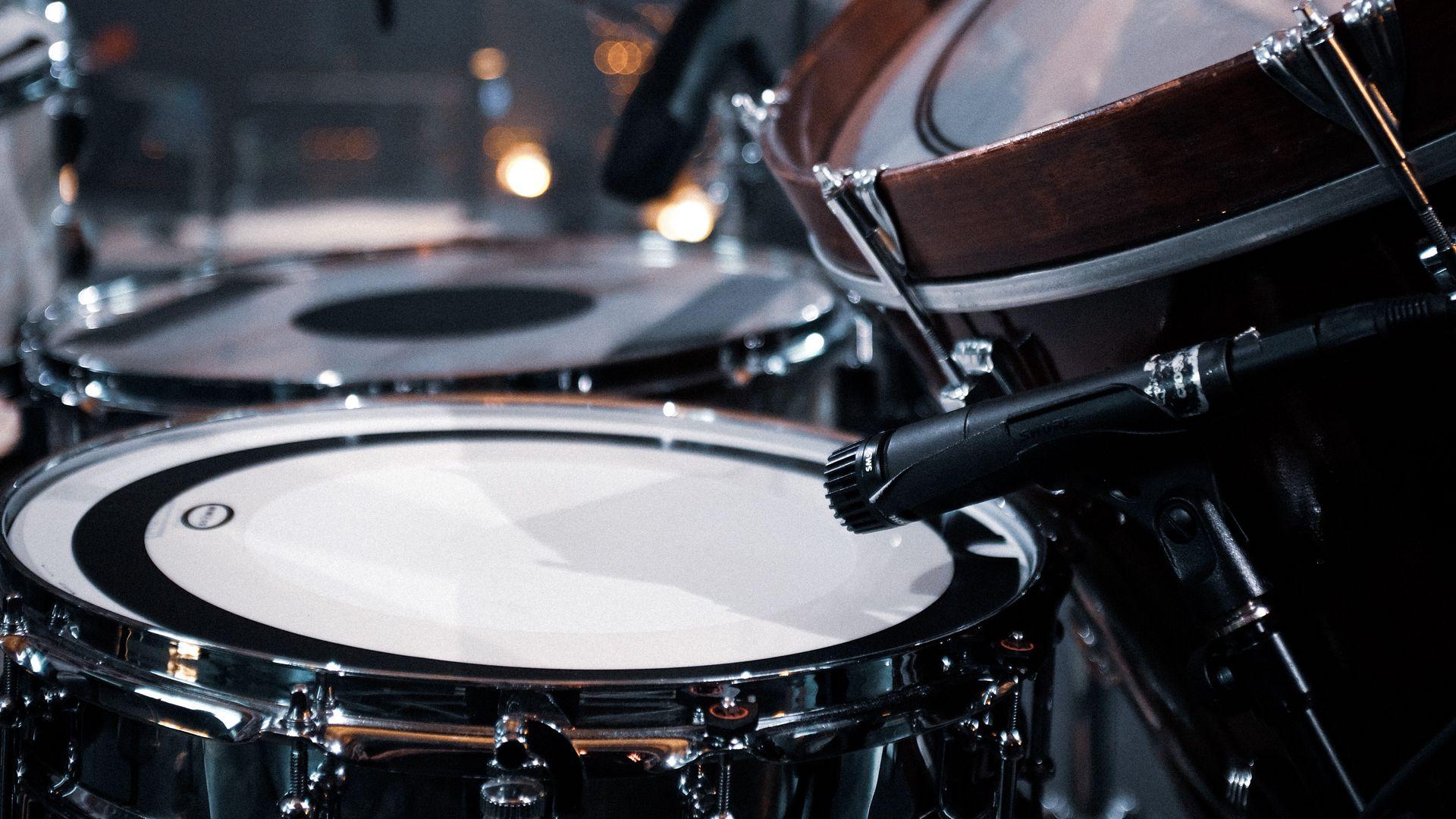 1920x1080 Download wallpaper 1920x1080 drums, drum kit, musical instrument, microphones full hd, hdtv, fhd, 1080p HD background