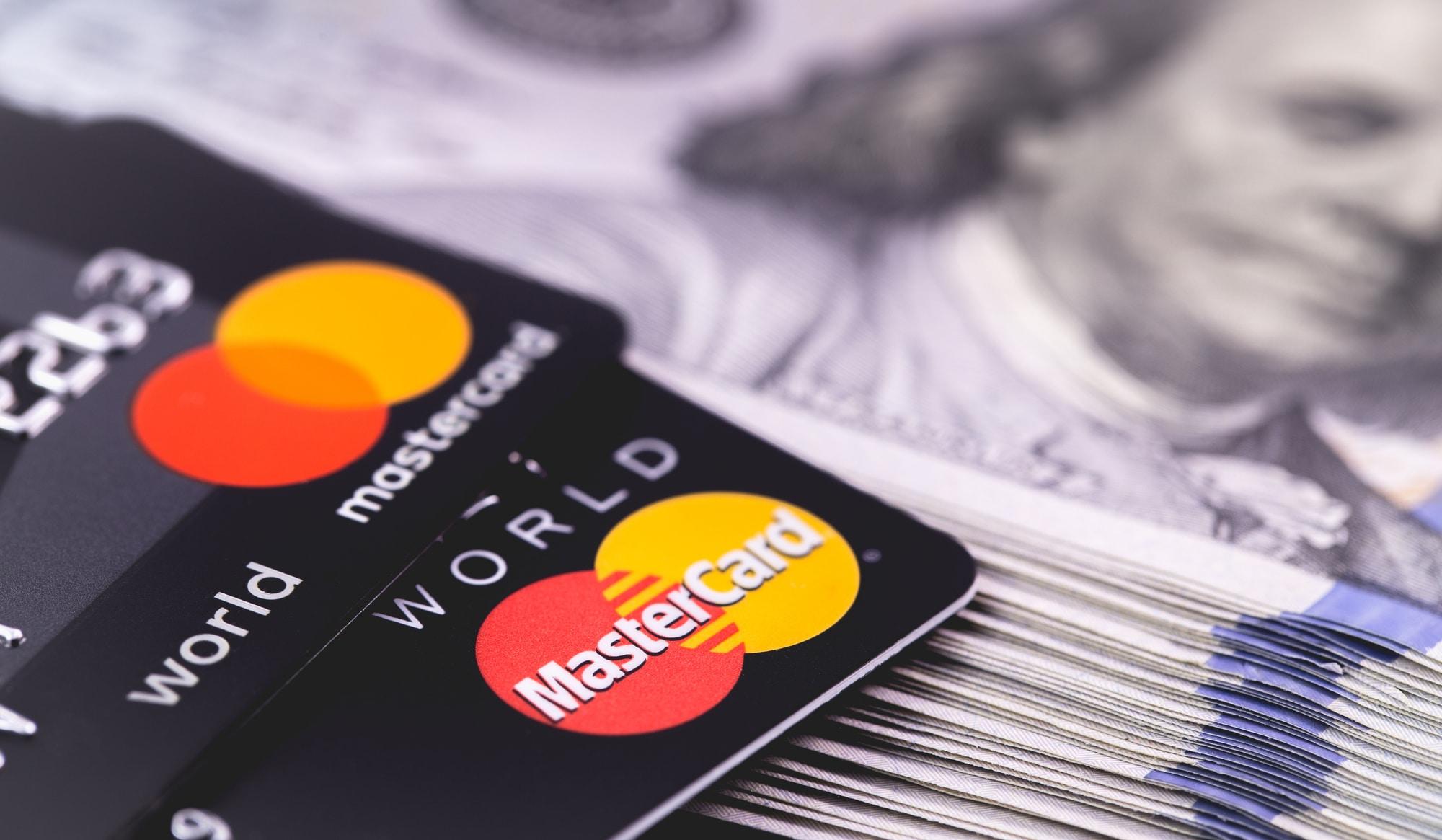 2000x1165 Mastercard SWOT Analysis 2022: A Battle for Two Rivals
