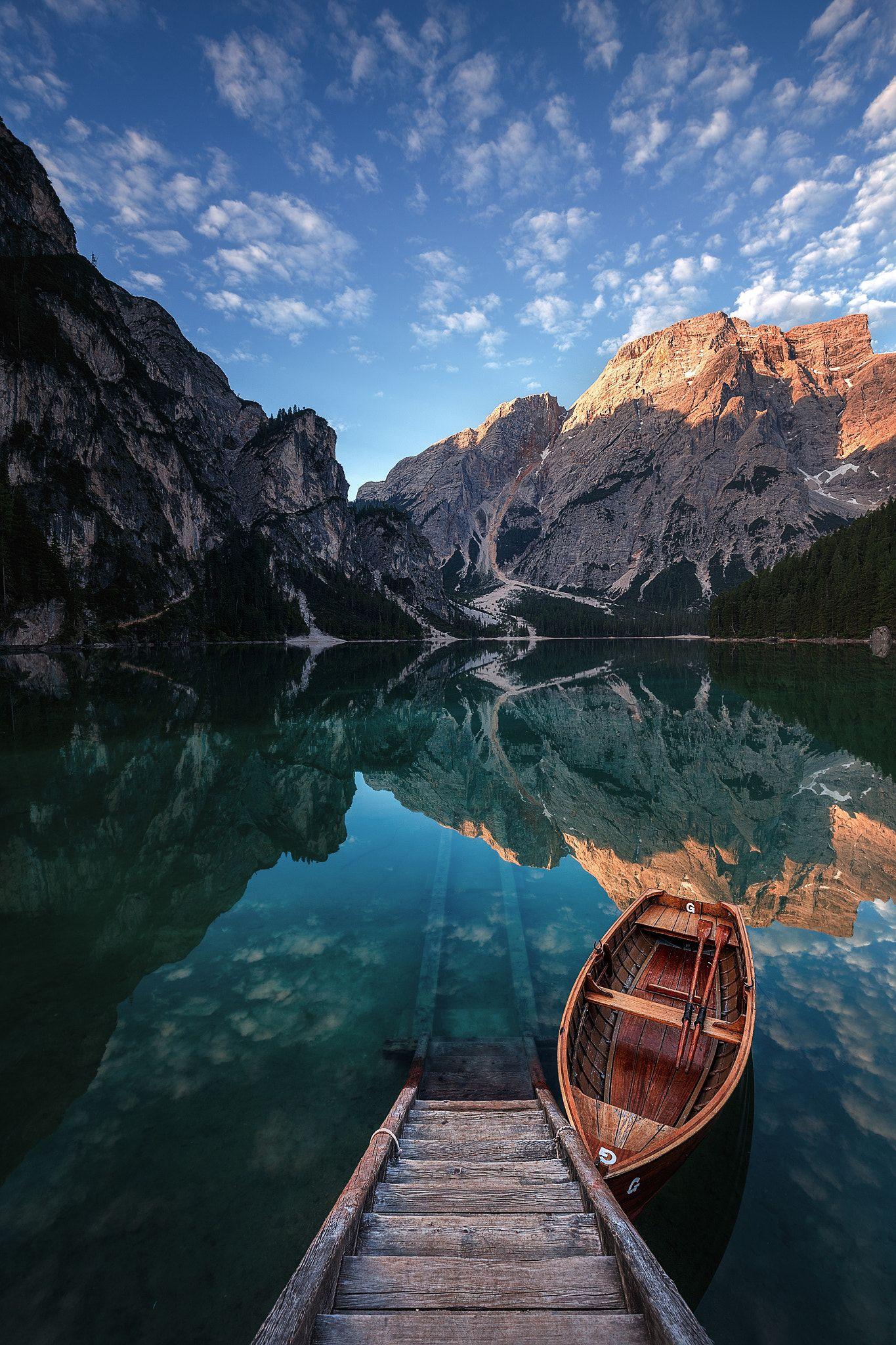 1365x2048 Lago Di Braies Italy Wallpaper