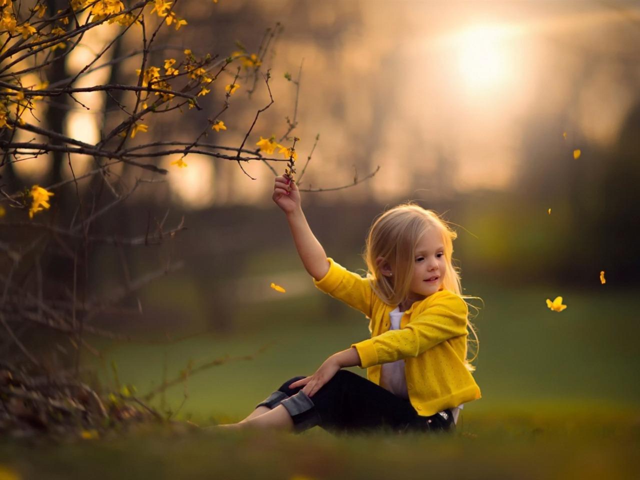1280x960 Children Girl Nature Spring Photo Desktop Wallpaper