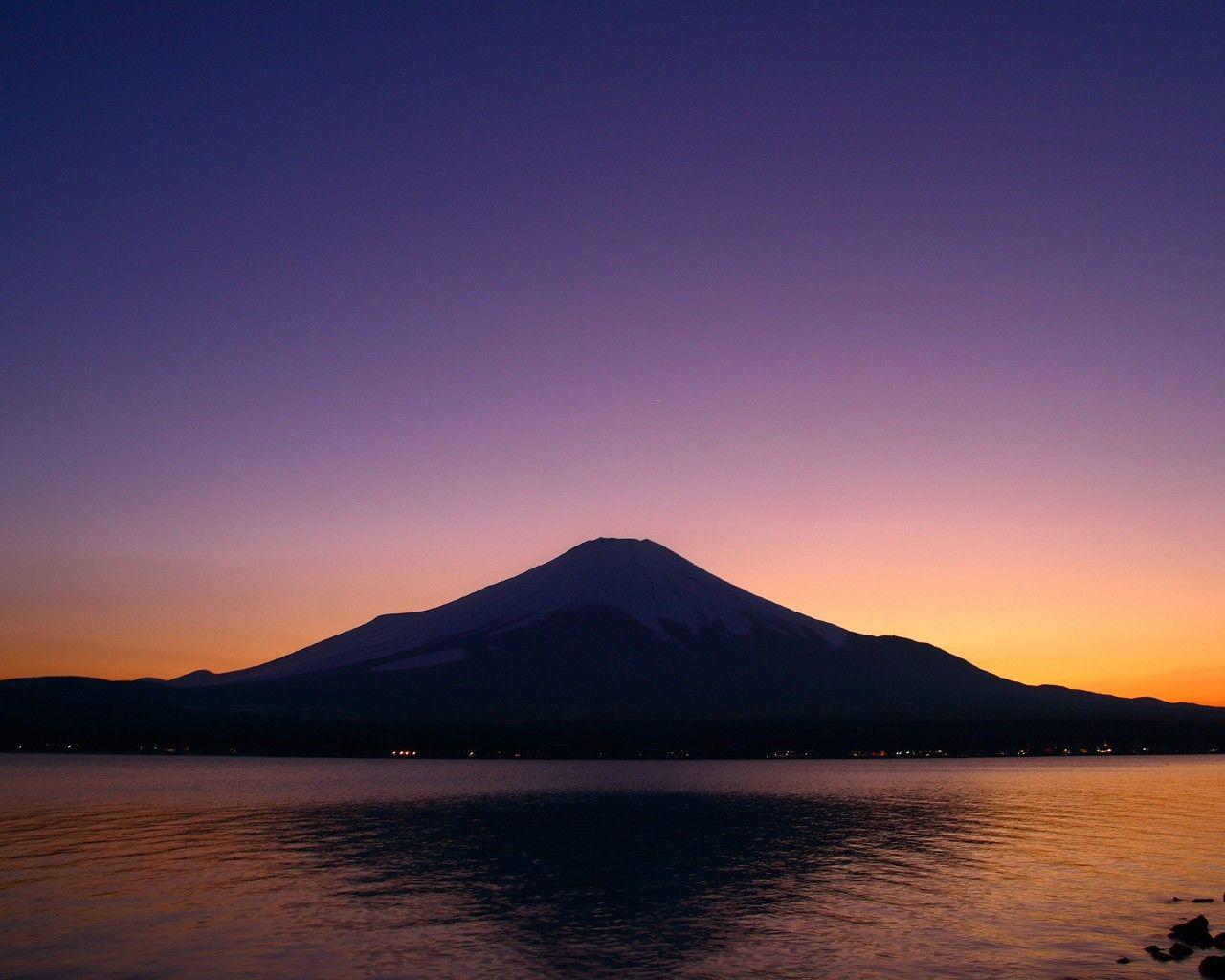 1280x1024 Mountain: Changing View Reflection Sunset Mt Fuji Japan Dusk