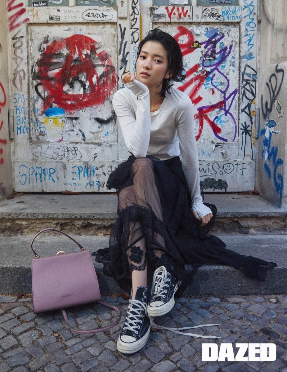 925x1200 Beautiful Korean Actress Kim Tae Ri