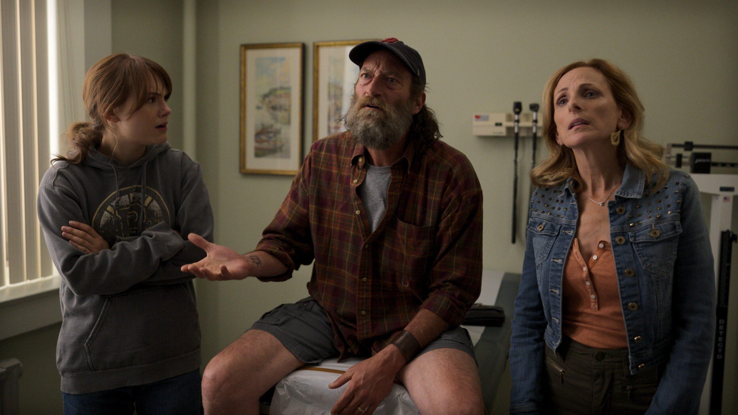 2560x1440 Actors Marlee Matlin and Troy Kotsur make movie history in 'CODA'A