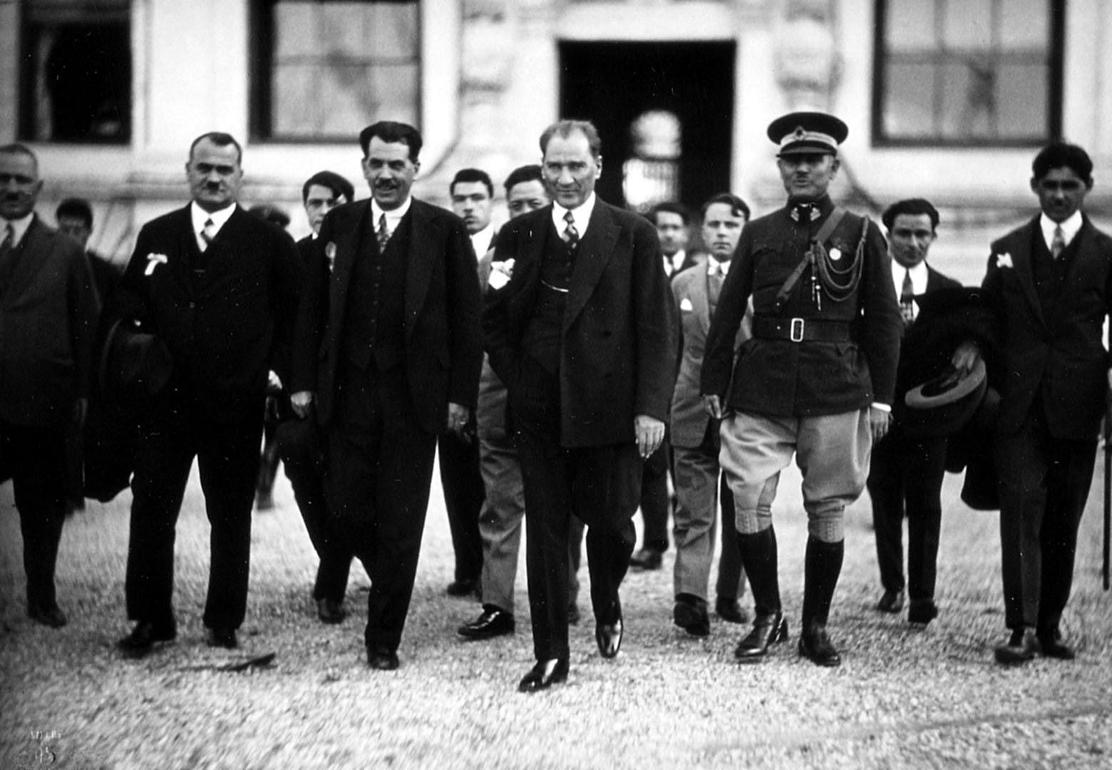 1560x1080 Wallpaper / 720P, Mustafa Kemal Atatürk free download