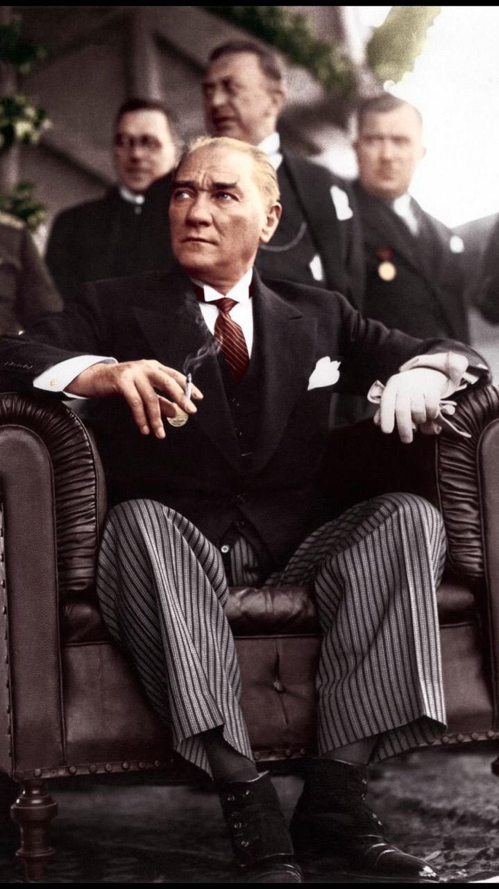 719x1280 Mustafa Kemal Atatürk. Samsung wallpaper, History wallpaper, Art wallpaper iphone