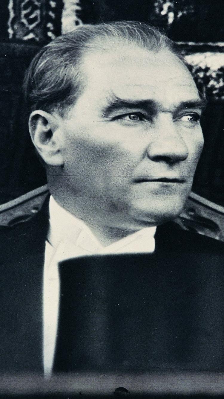 750x1334 Mustafa Kemal Atatürk