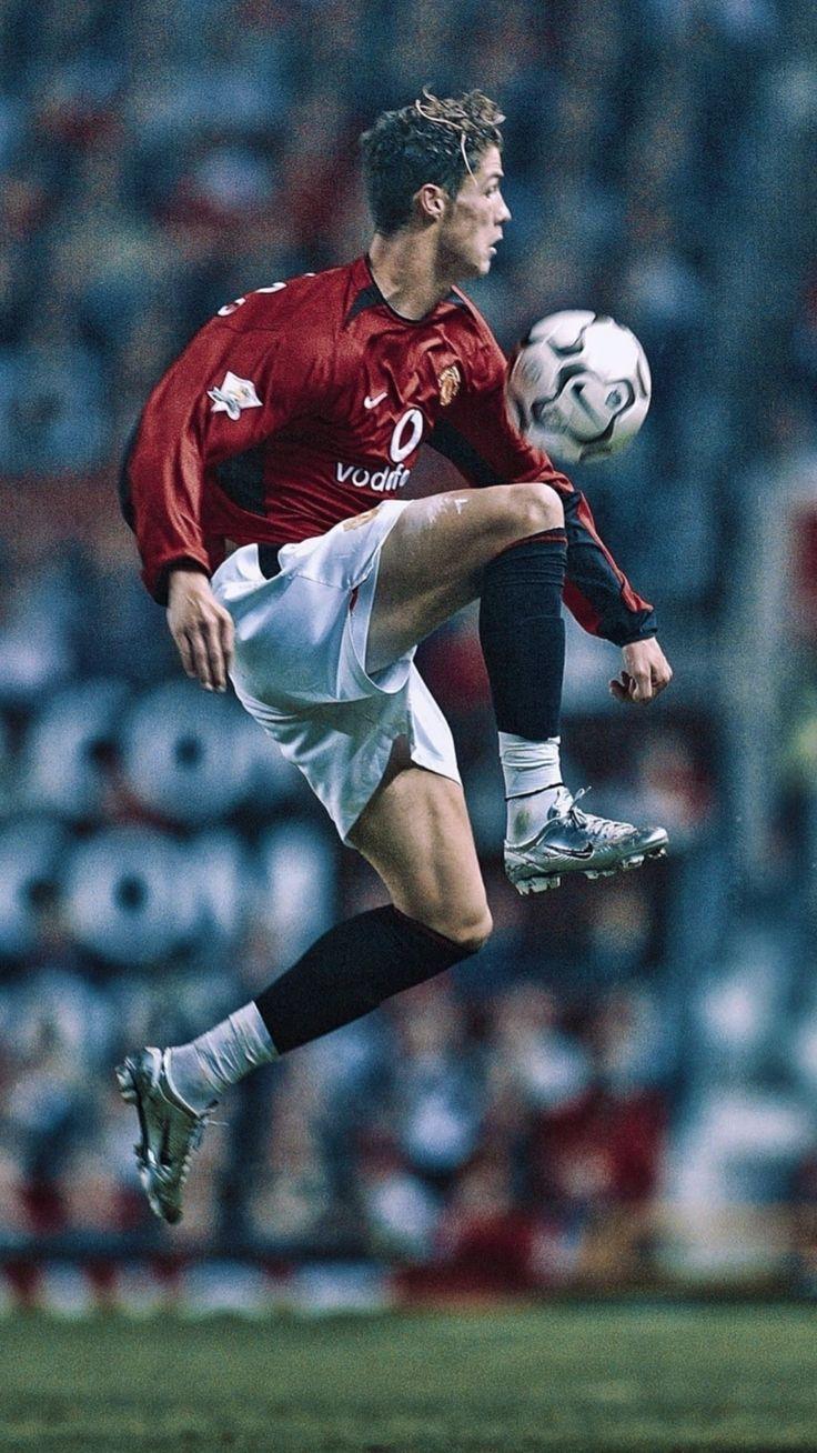 736x1308 Young Ronaldo Wallpaper