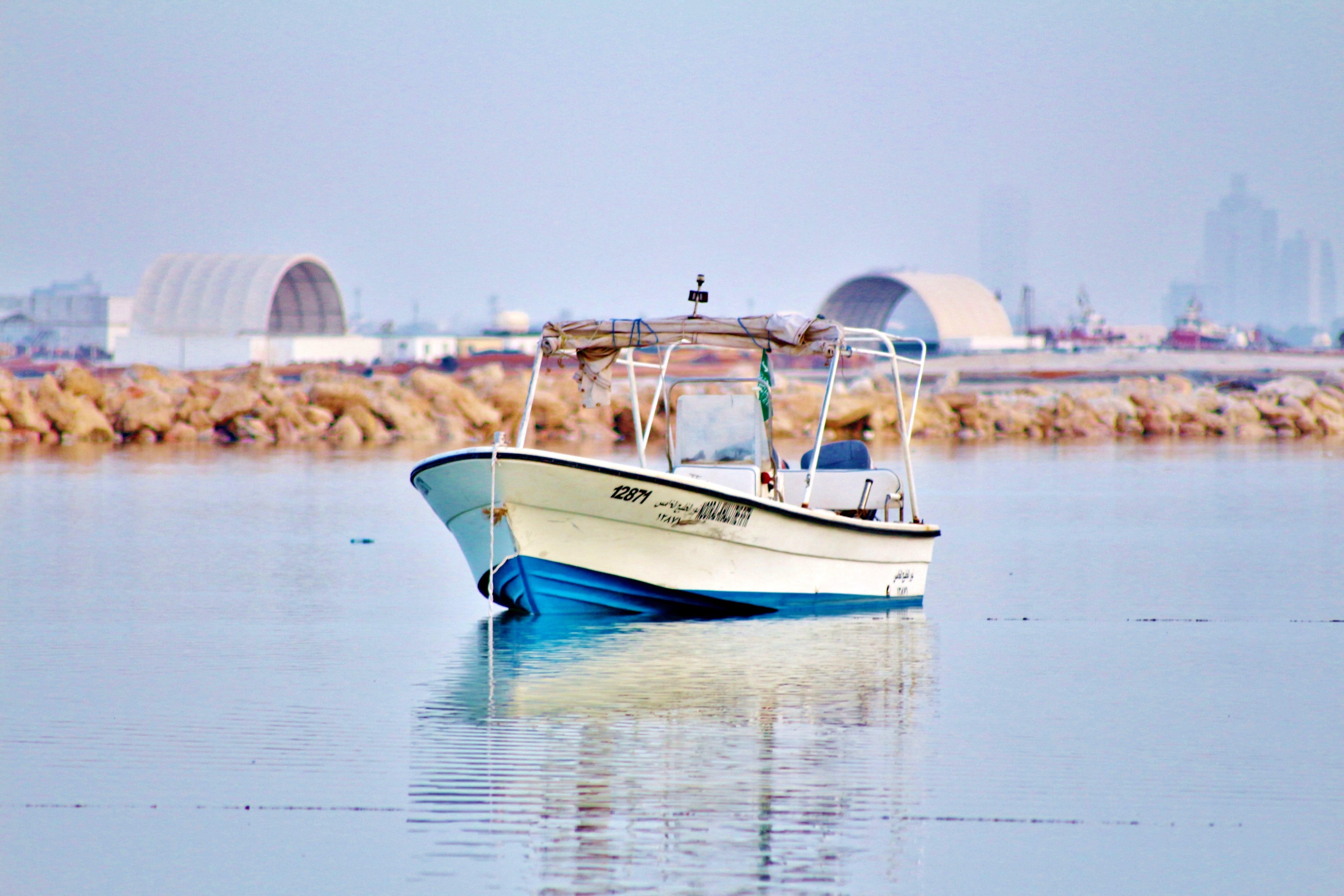 5184x3456 Wallpaper / river, shade, water, beach, architecture, Corniche, dammam, gulf, sky, 5K, clear sky, evening, mode of transportation, natural, incidental people, Sea free download