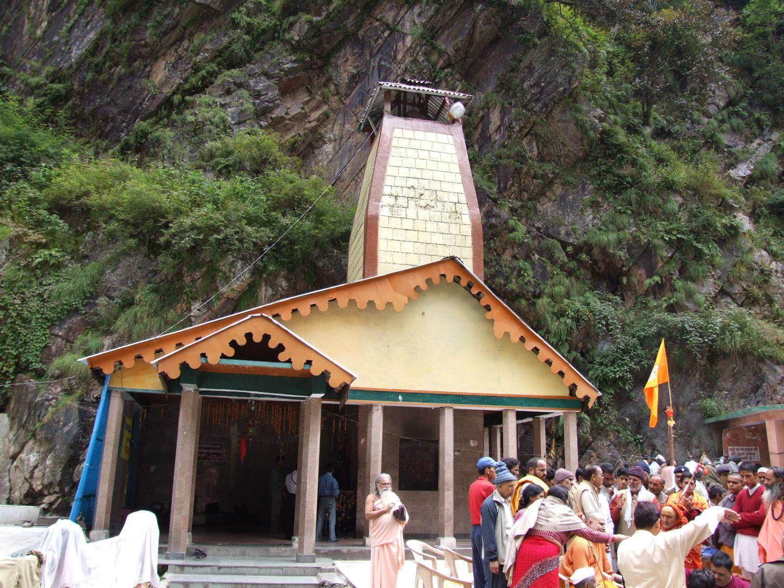 1600x1200 Yamunotri Hill Station of Uttarakhand