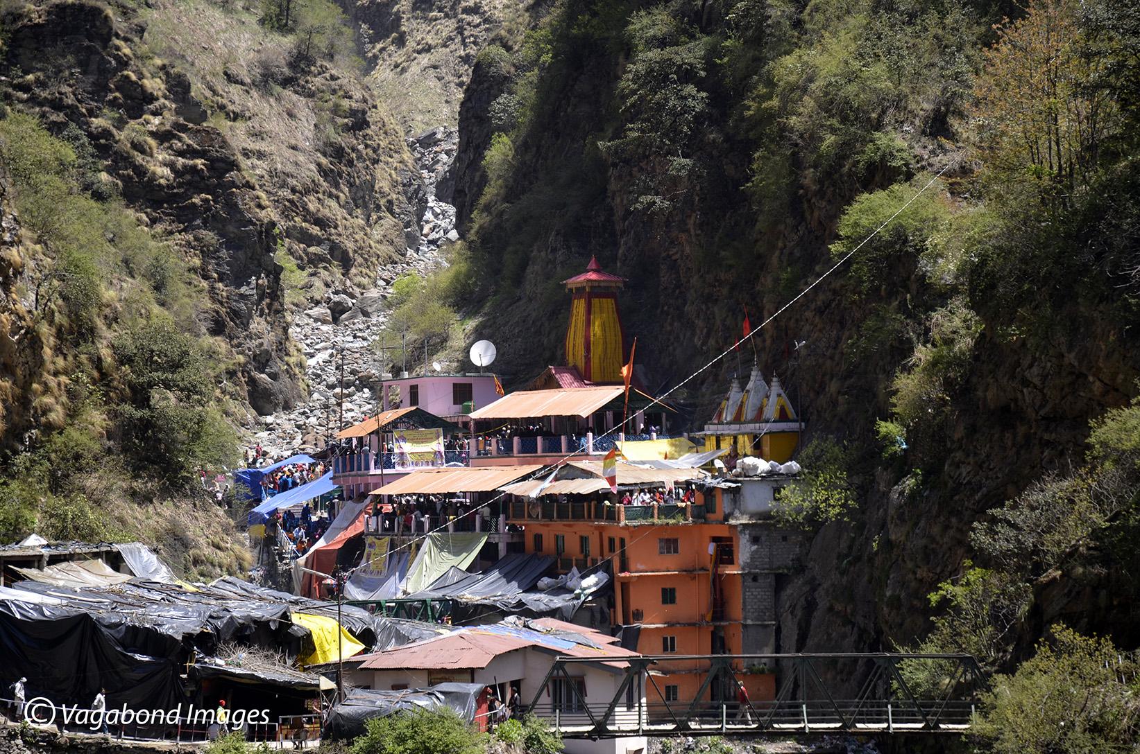 1643x1088 Faith sees no fear at Yamunotri