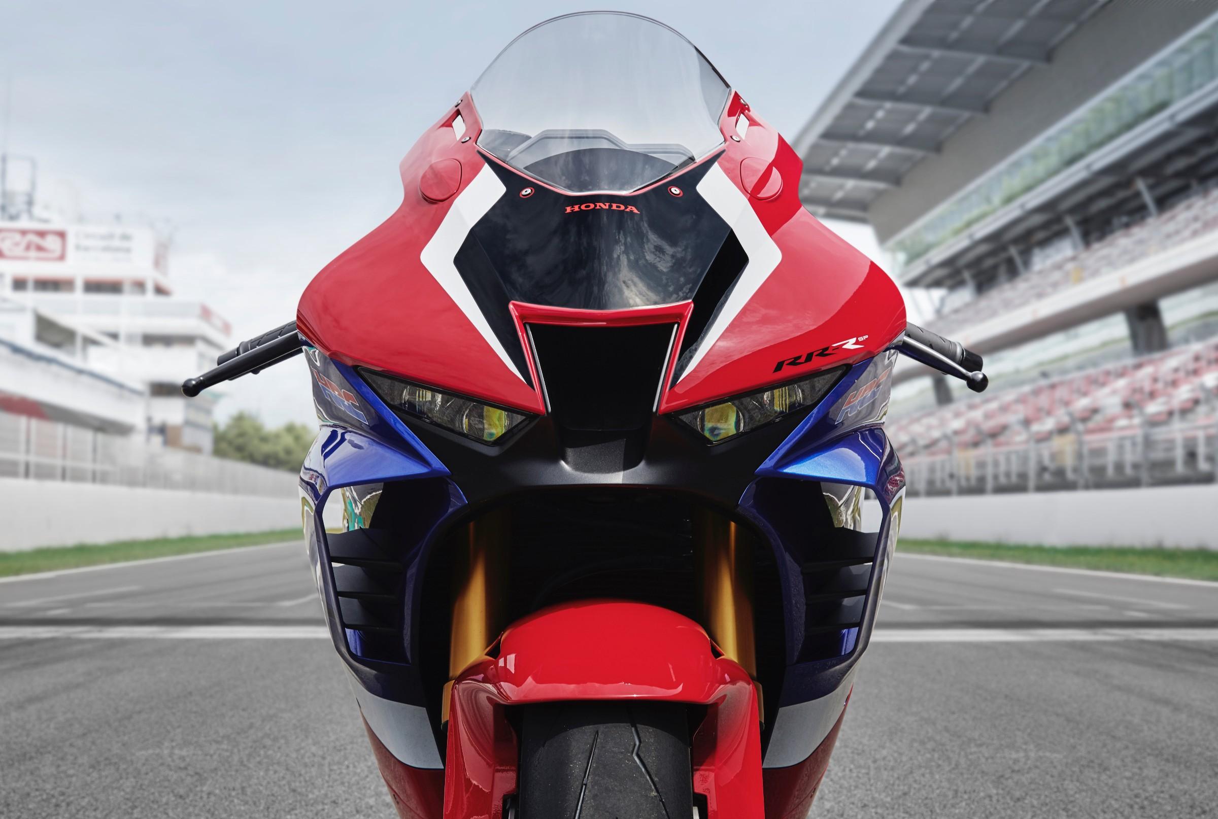 2400x1614 Honda CBR1000RR R Fireblade SP First Look