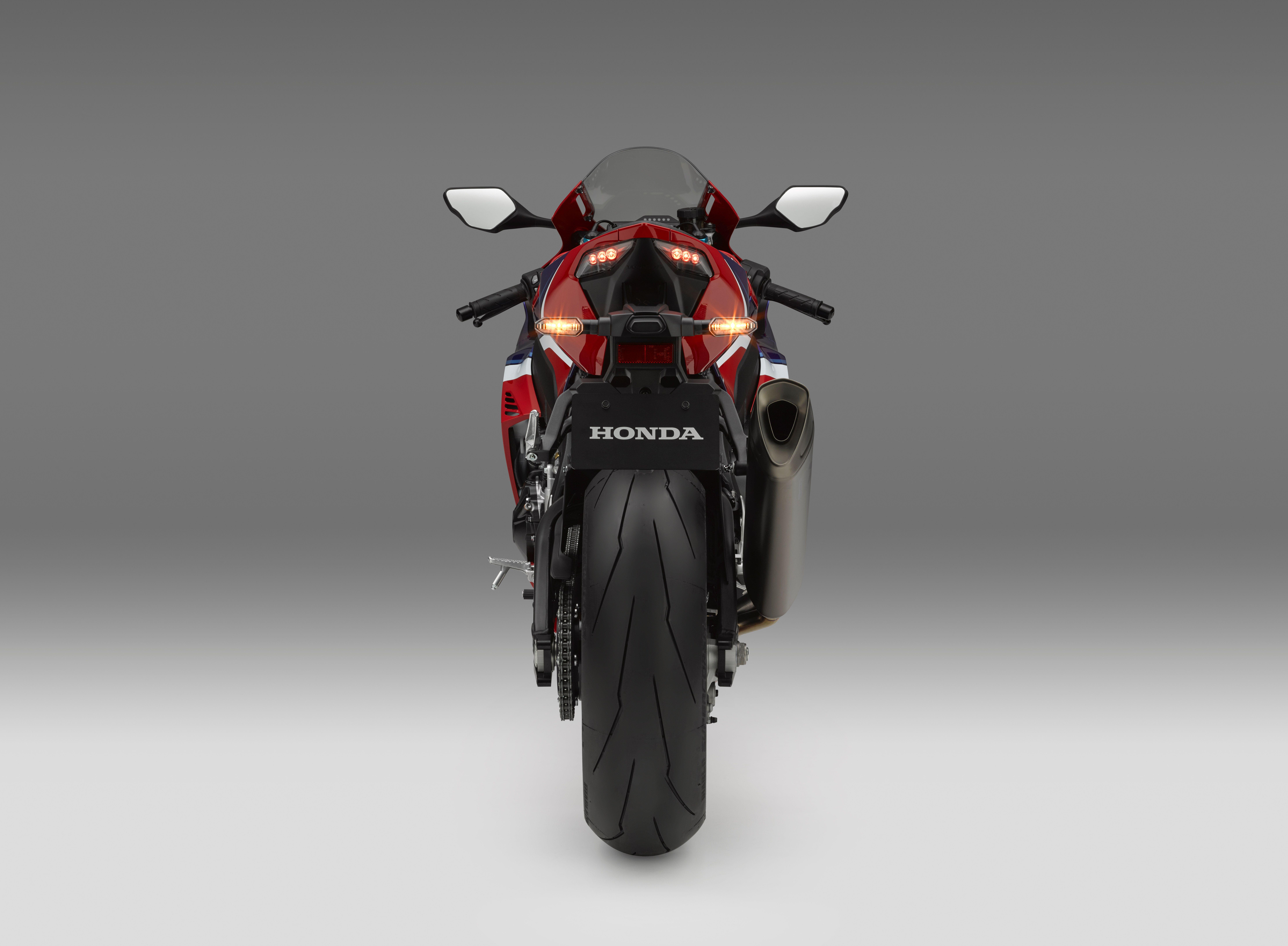8883x6525 Honda CBR1000RR R Fireblade SP Wallpaper