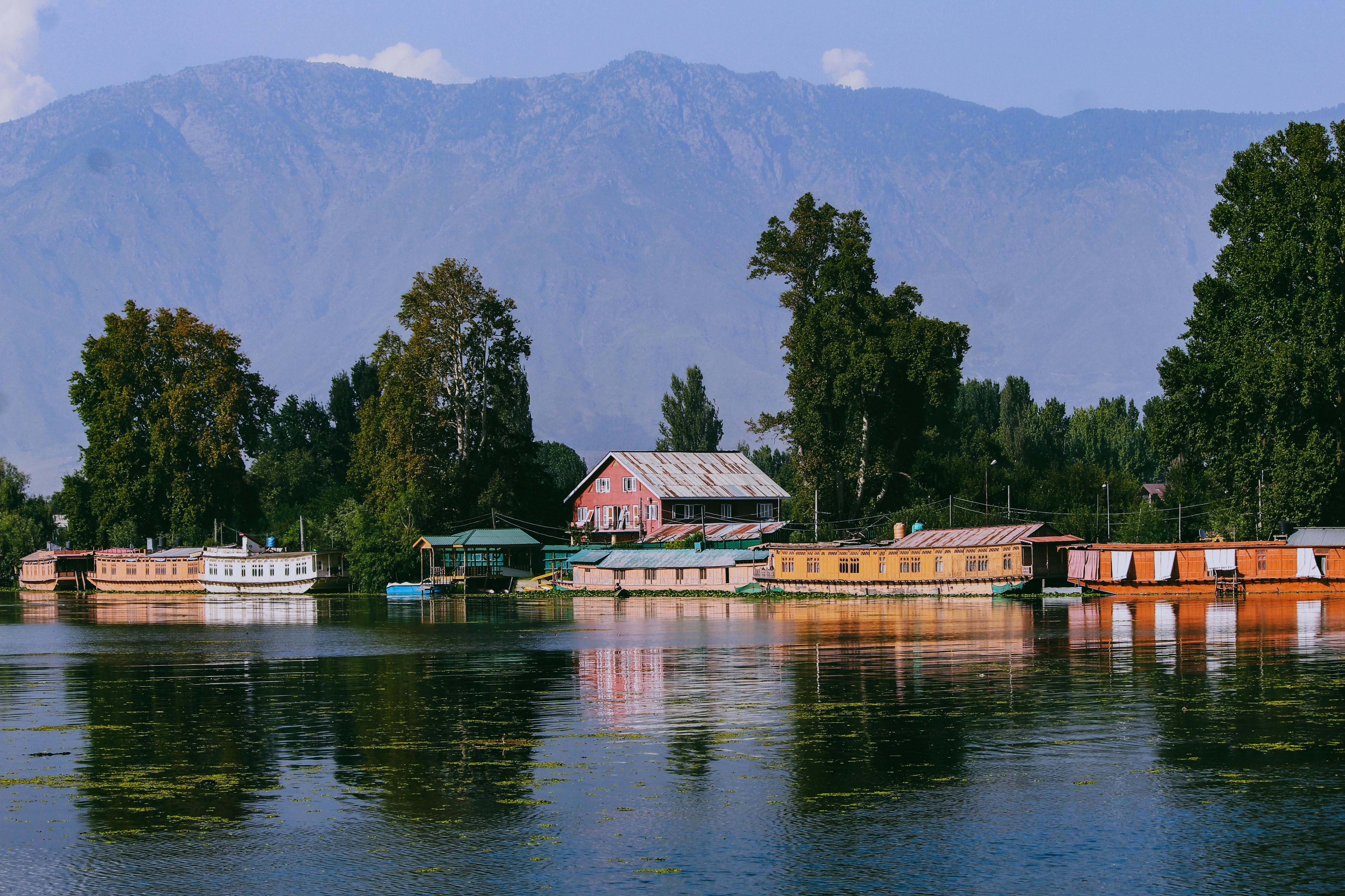 5122x3415 Dal Lake in Srinagar, Jammu and Kashmir, India · Free