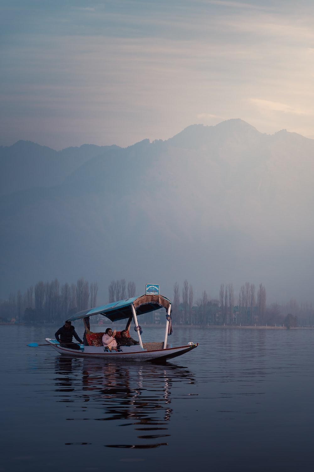 1000x1503 Shikara Picture. Download Free Image