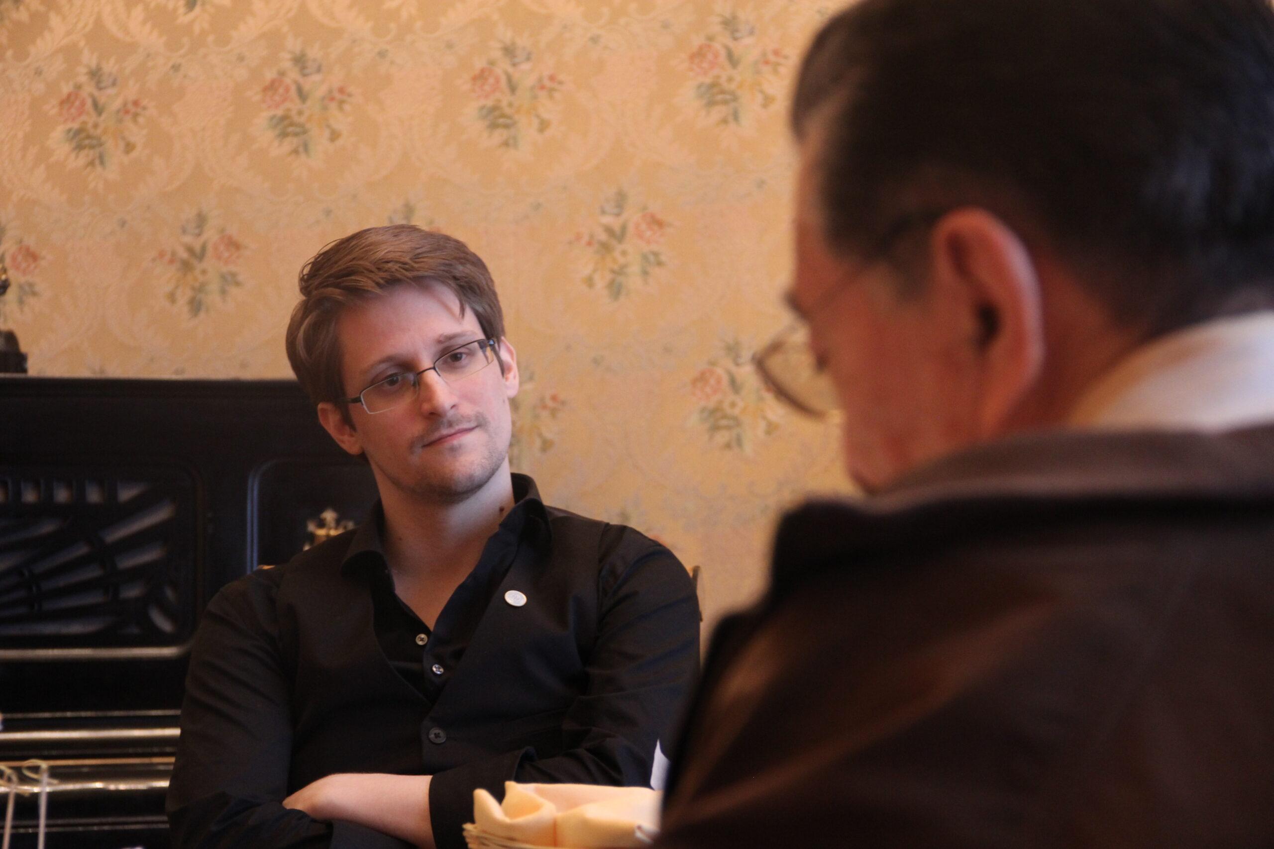 Edward Snowden Wallpapers - Top Free Edward Snowden Backgrounds