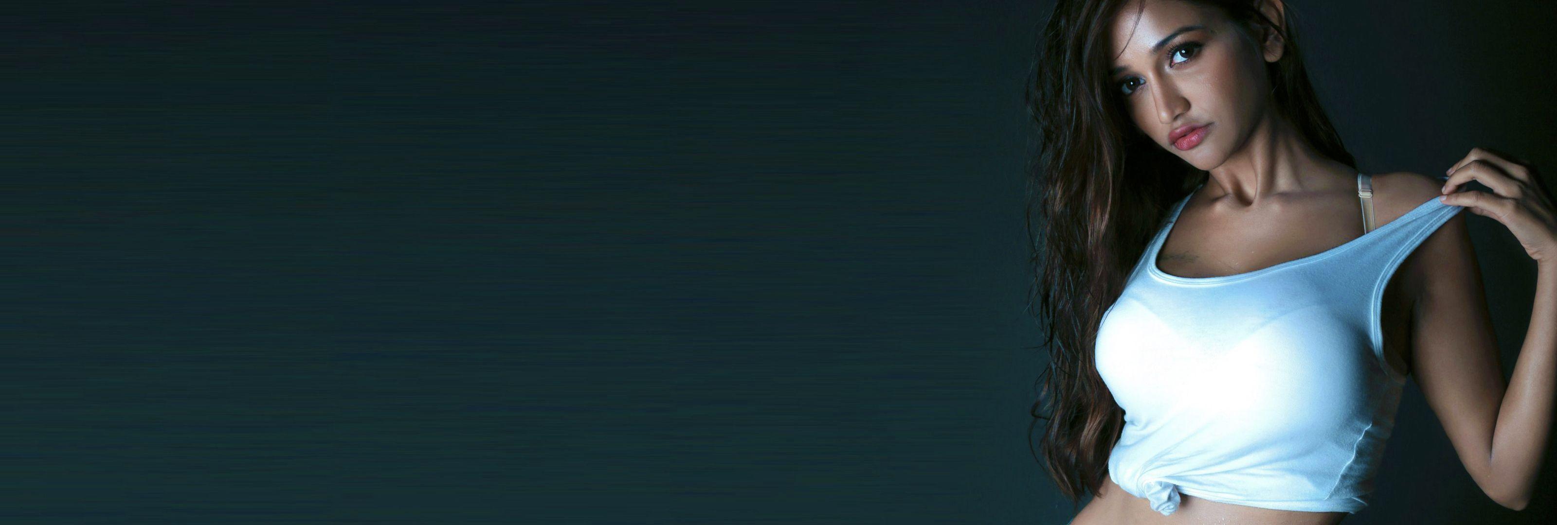 3200x1080 Cute Girl Dual Screen Wallpaperx1080