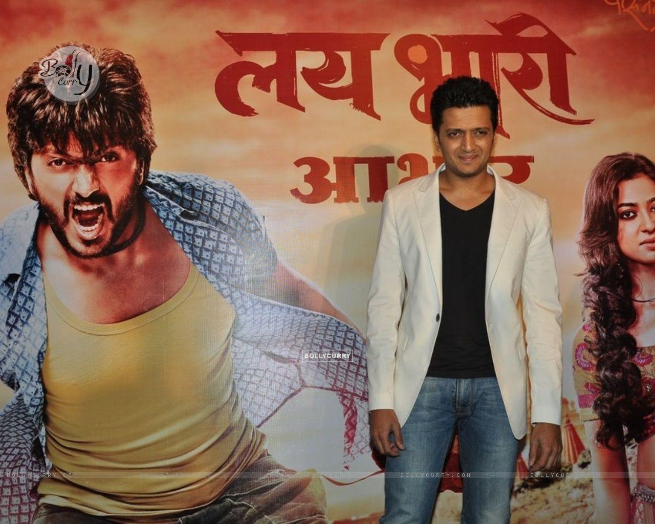 1280x1024 Wallpaper Deshmukh poses for the media size:1280x1024