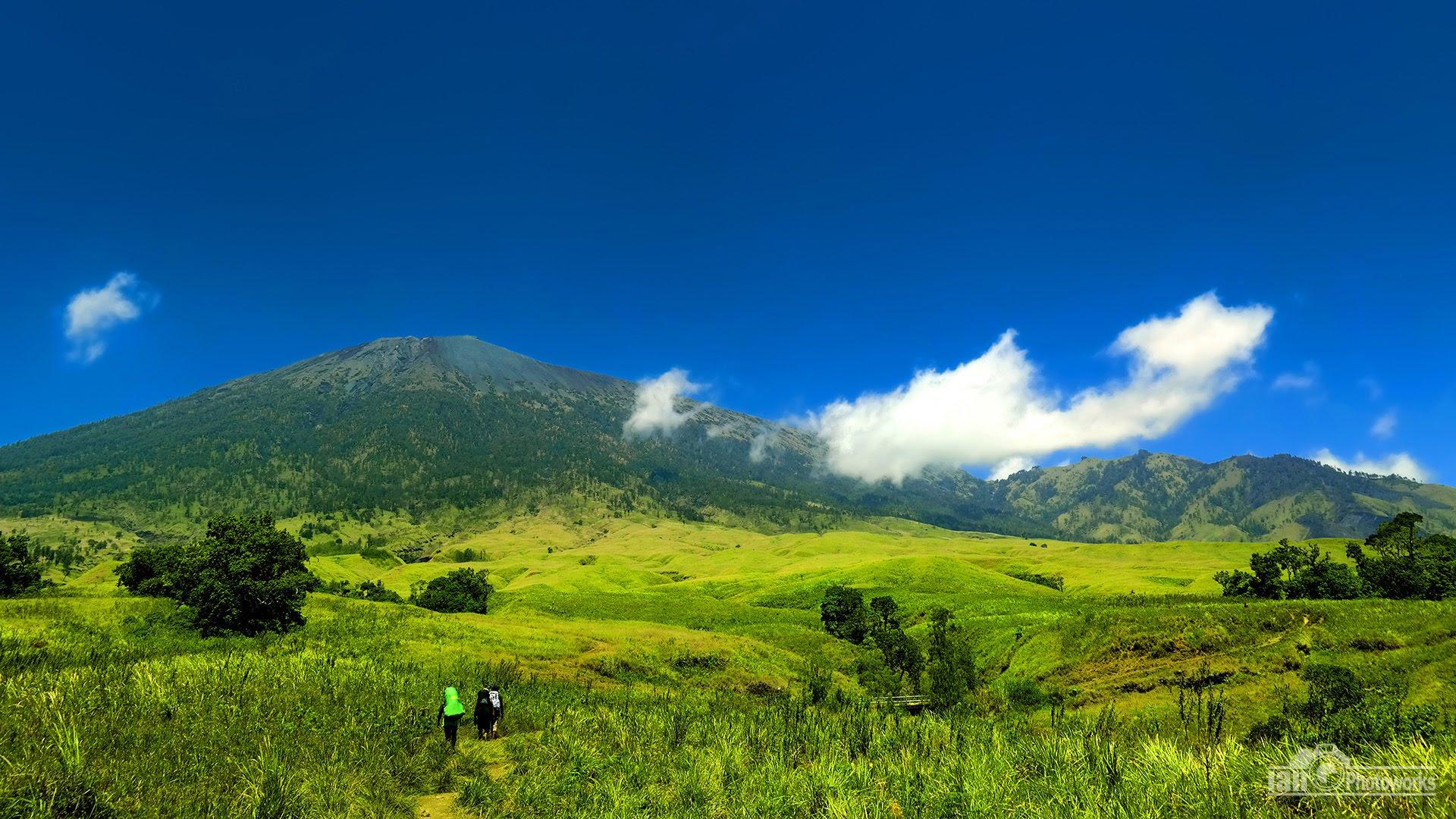 1920x1080 Rinjani Wallpaper
