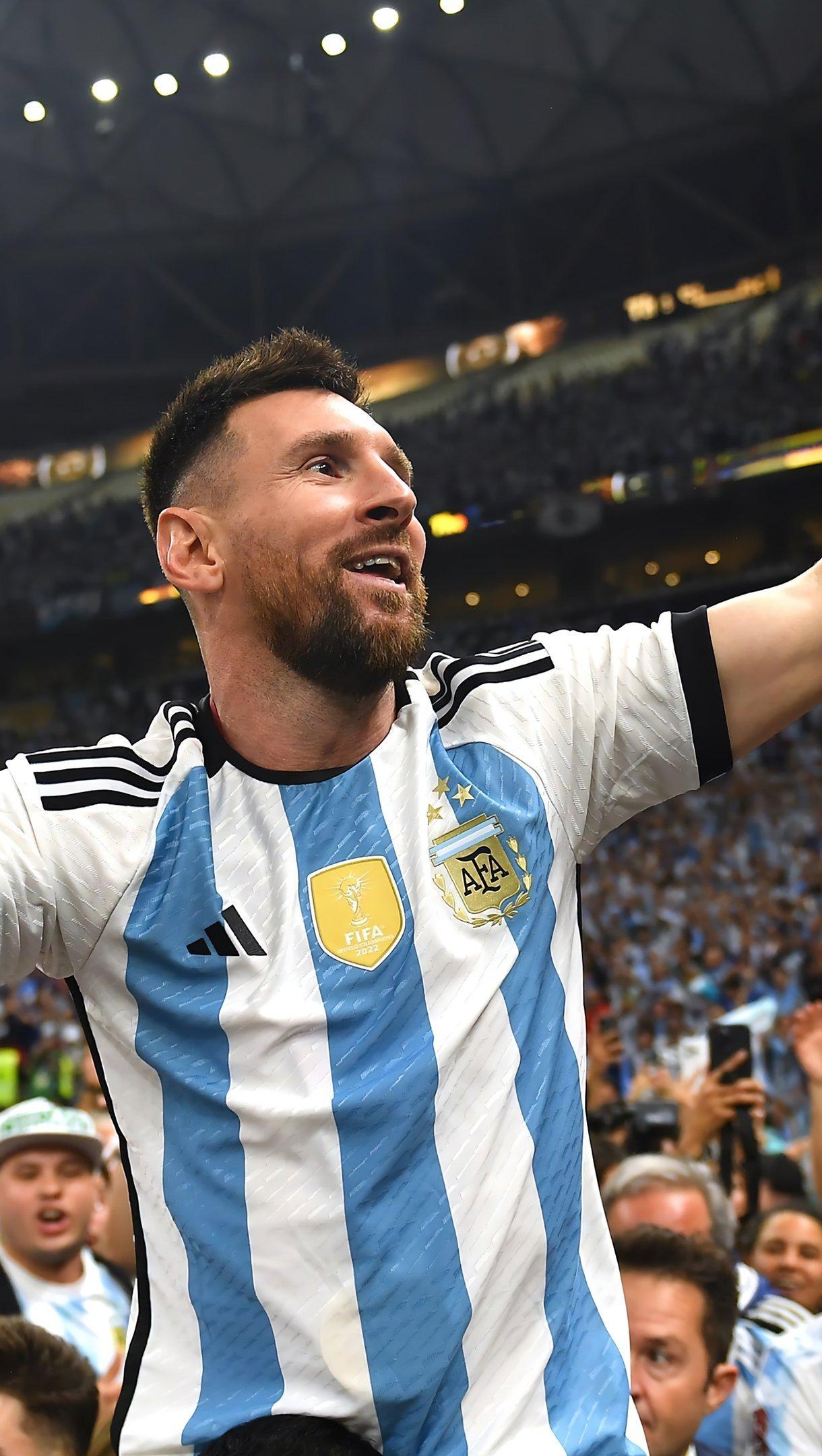 1220x2160 Lionel Messi FIFA World Cup Wallpaper 4K for iPhone and Mobile Phone