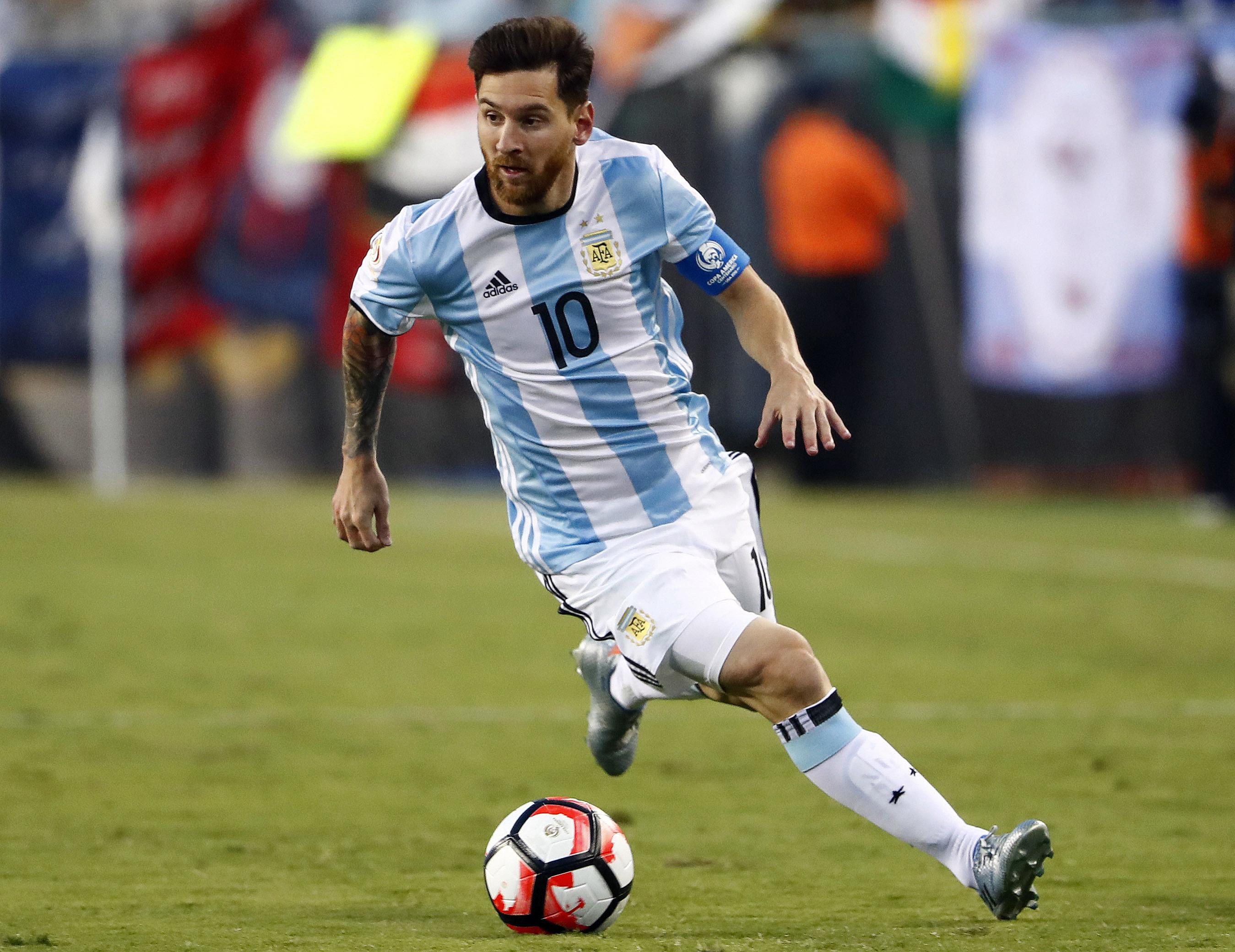 2698x2080 Lionel Messi in Argentina Football Team FIFA World Cup 2018 HD Wallpaper