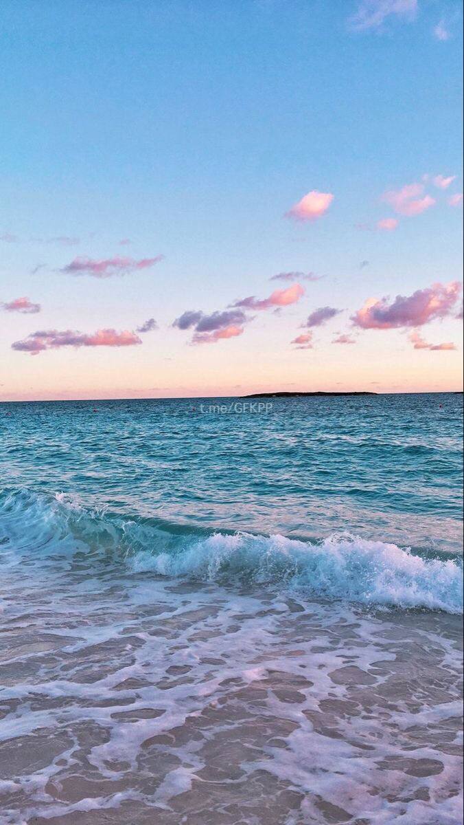 676x1200 The wallpaper is like the #ocean, it goes up and down. # wallpaper #sea #waves #relax #calm #relax #blue #beautyfulwallpaper Follow us on Instagram