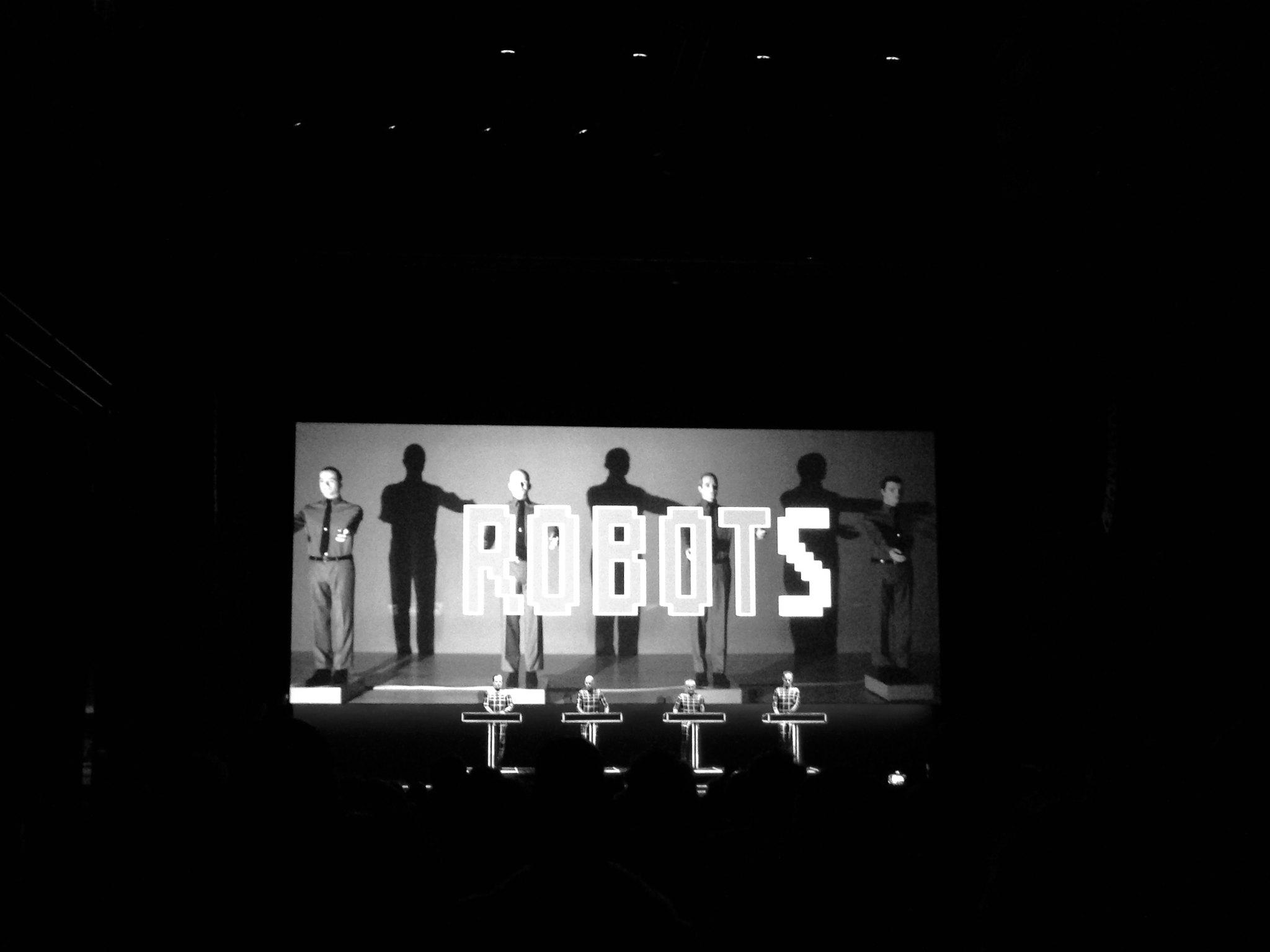 2048x1536 Backstage with Kraftwerk