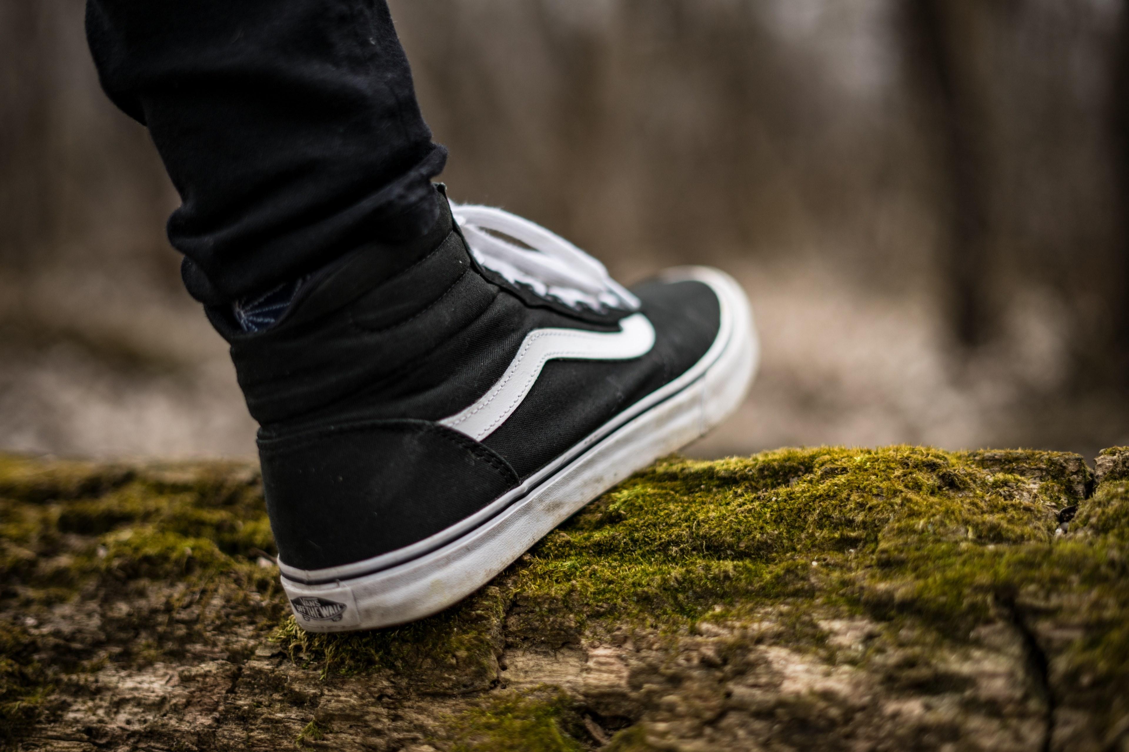 3840x2560 Wallpaper / shoe footwear foot and step HD 4k wallpaper free download